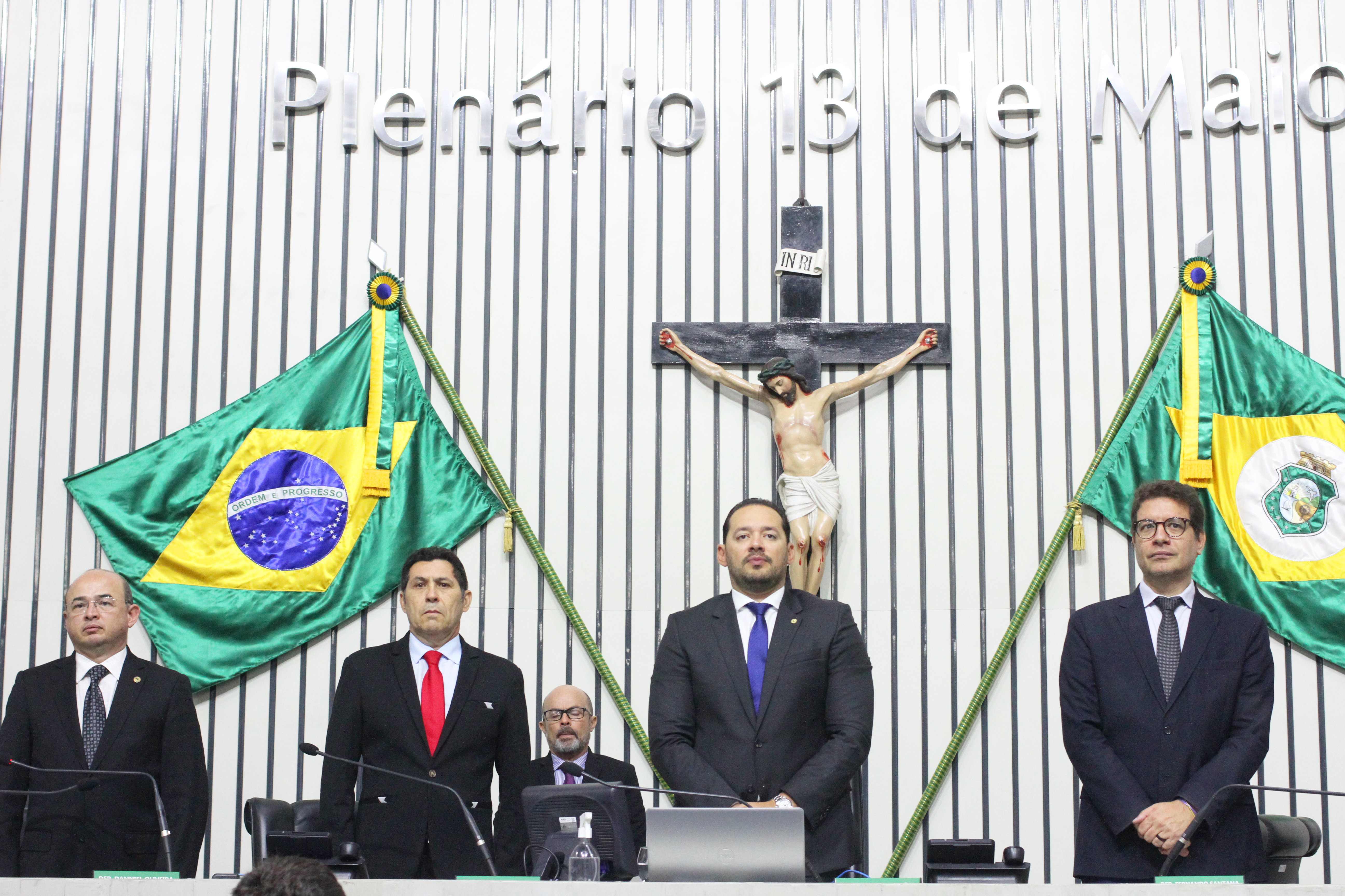 Minuto de silêncio em homenagem póstuma pela morte do ex-presidente da Casa, Antônio Gomes da Silva Câmara