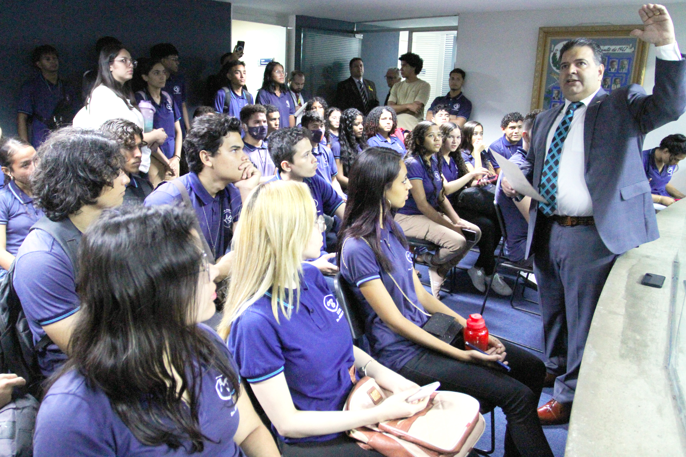 Alunos de escolas de Fortaleza visitam a Assembleia Legislativa nesta quarta-feira