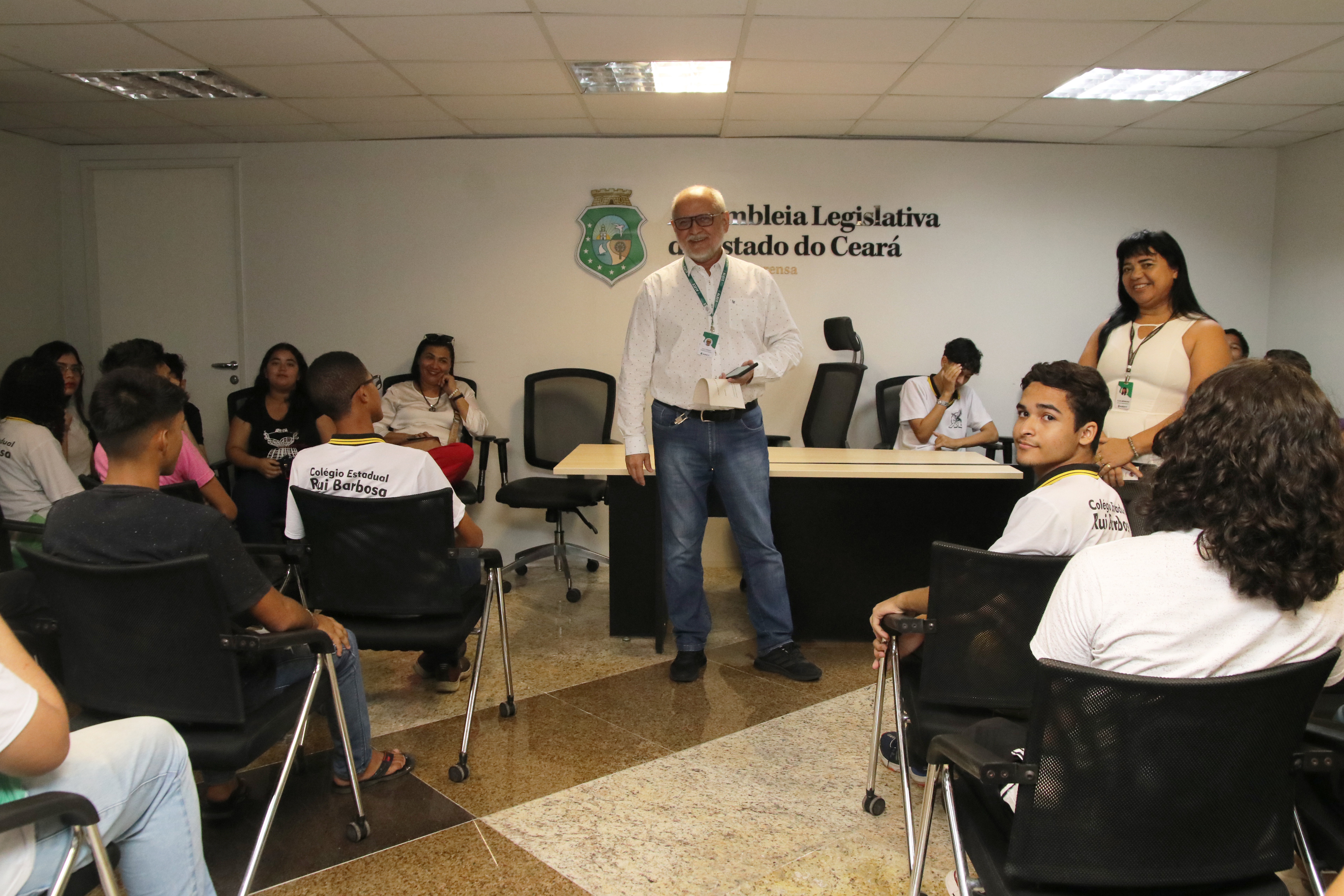 Escolas de Fortaleza e Maracanaú visitam a Alece nesta quinta-feira
