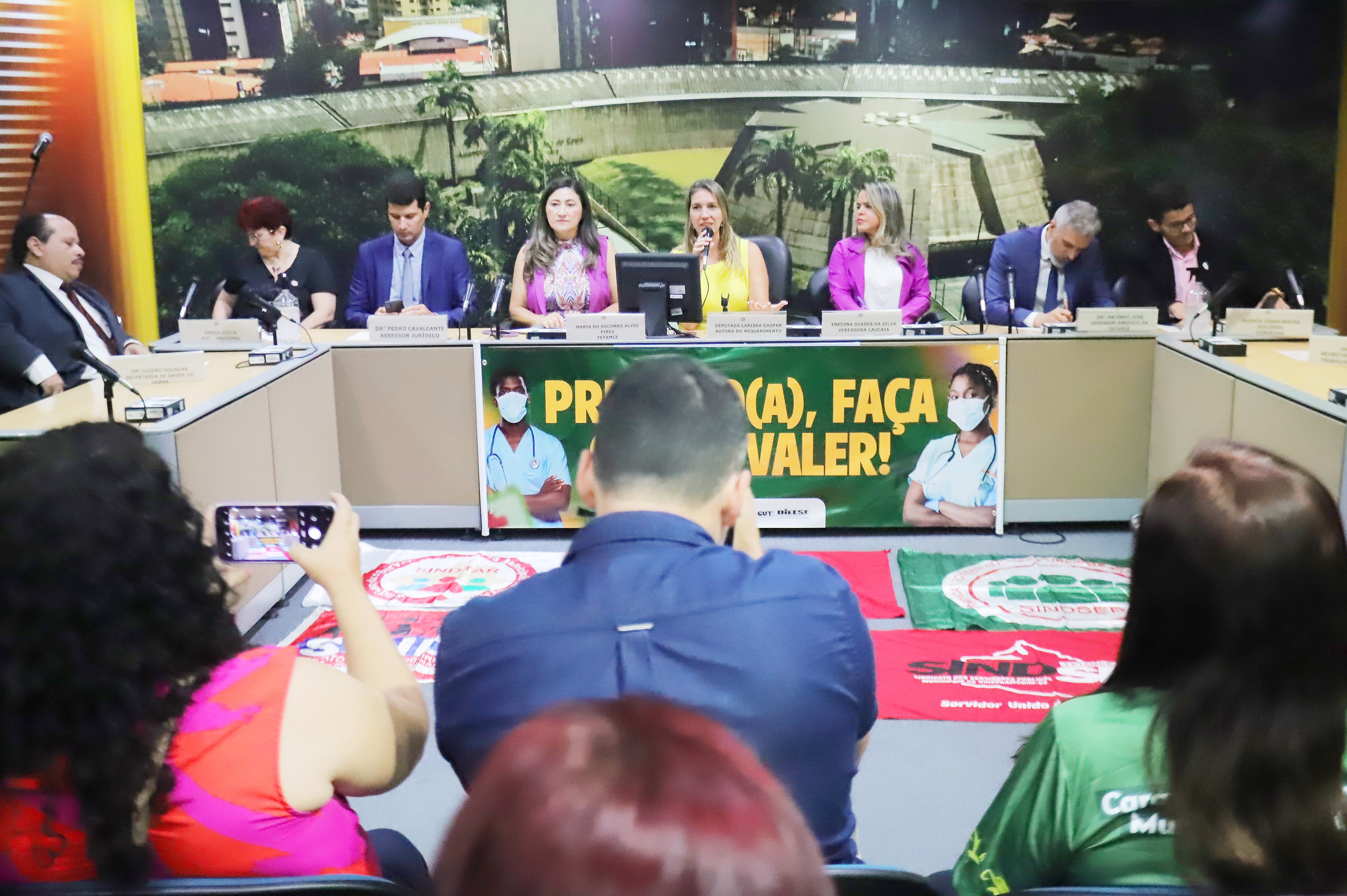 Forma como Piso da Enfermagem é implementado no Ceará é criticada em audiência