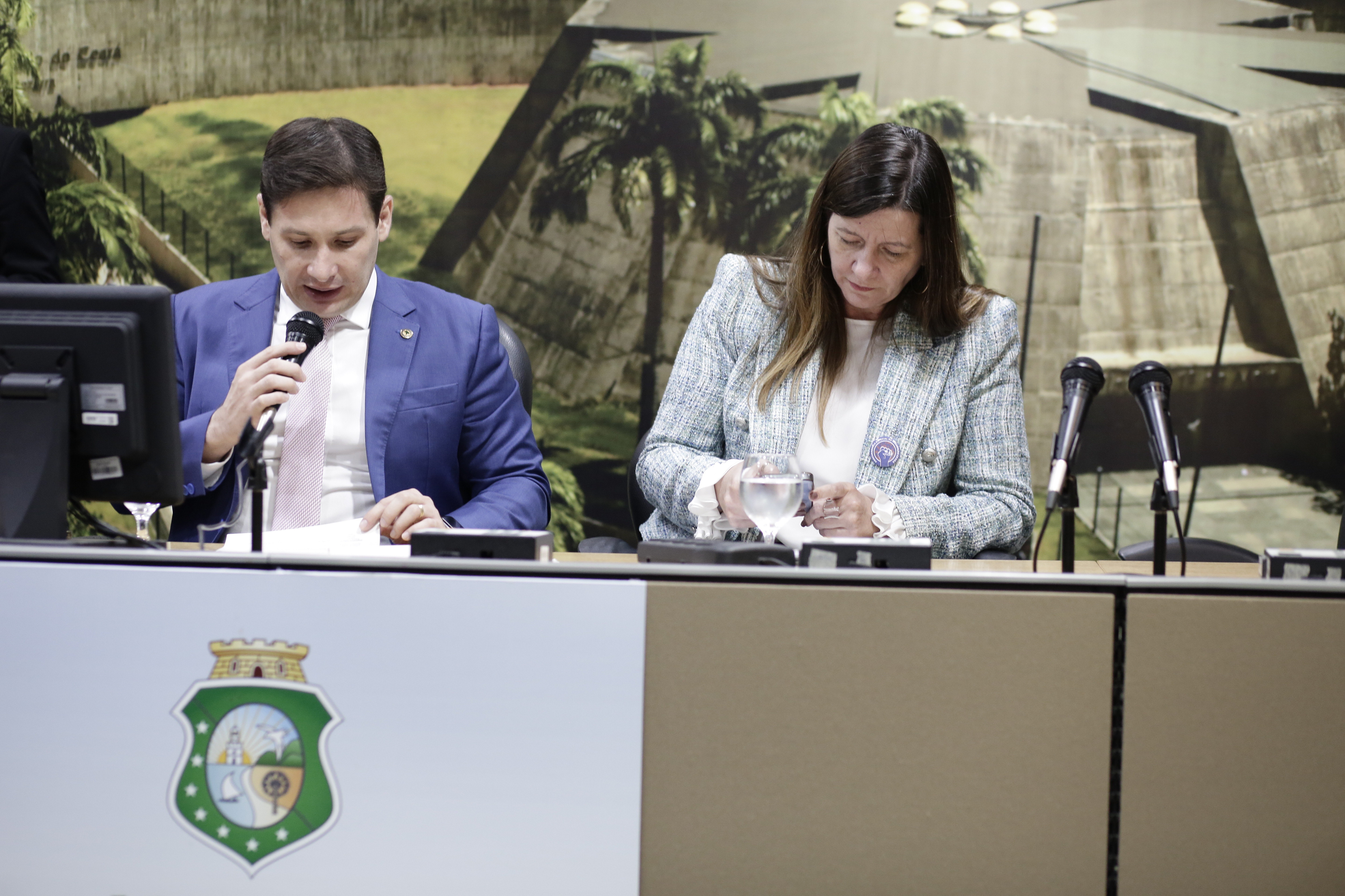 Comissão de Orçamento aprova projeto que facilita regularização funcional de professores