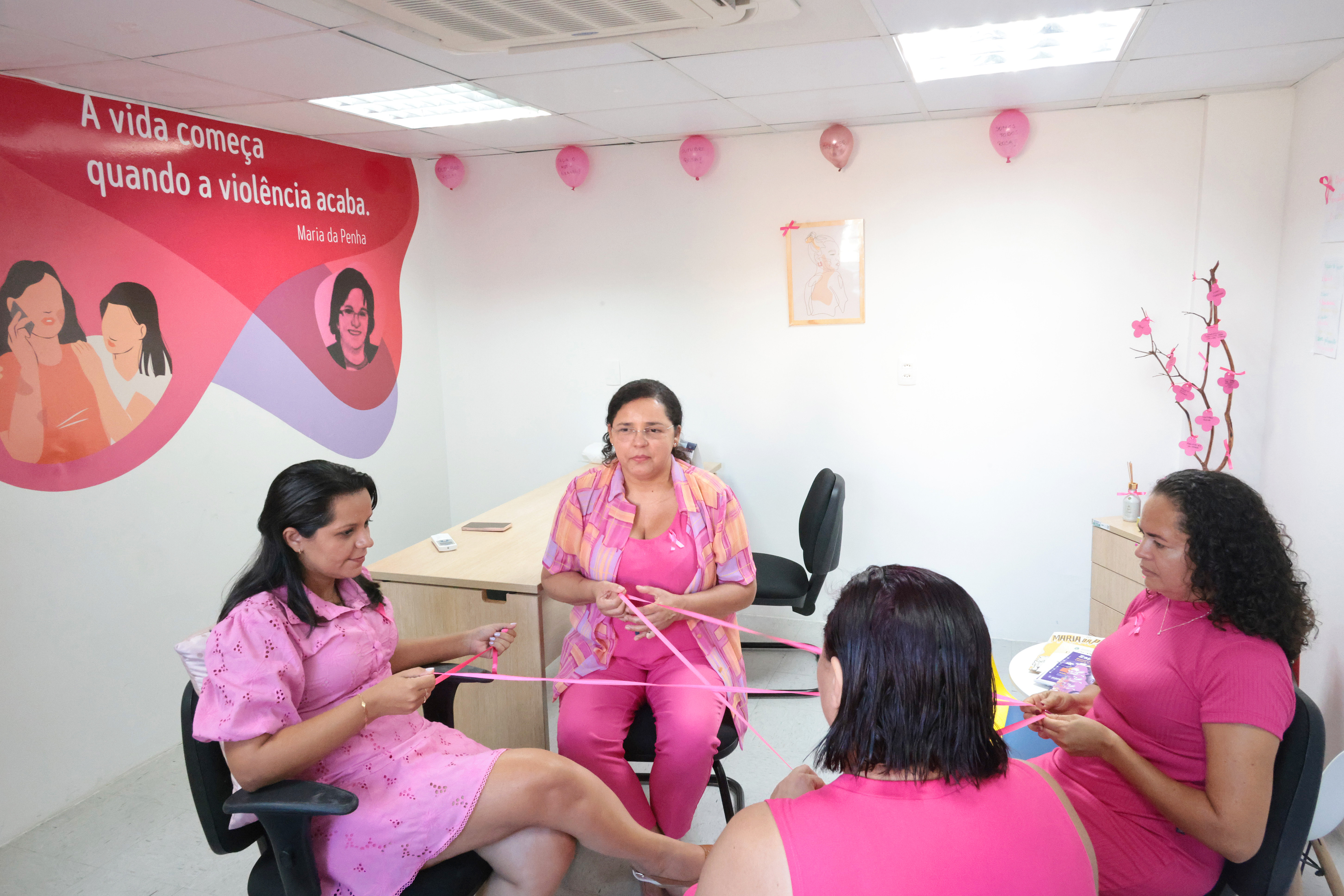 Grupo Florescer realiza encontros terapêuticos com mulheres vítimas de violência