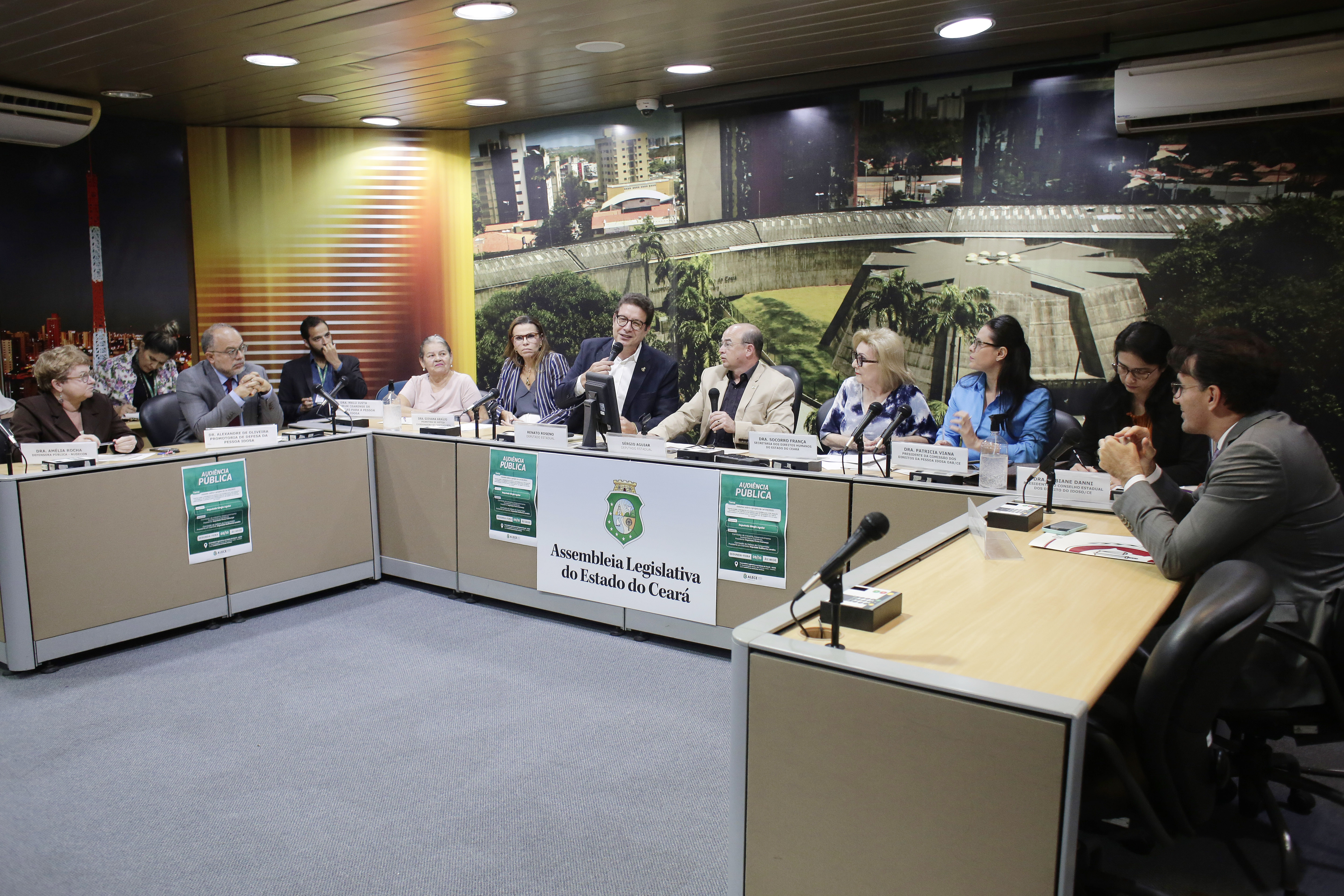 Projeto que proíbe empréstimo a idosos por telefone recebe apoio em debate na Alece