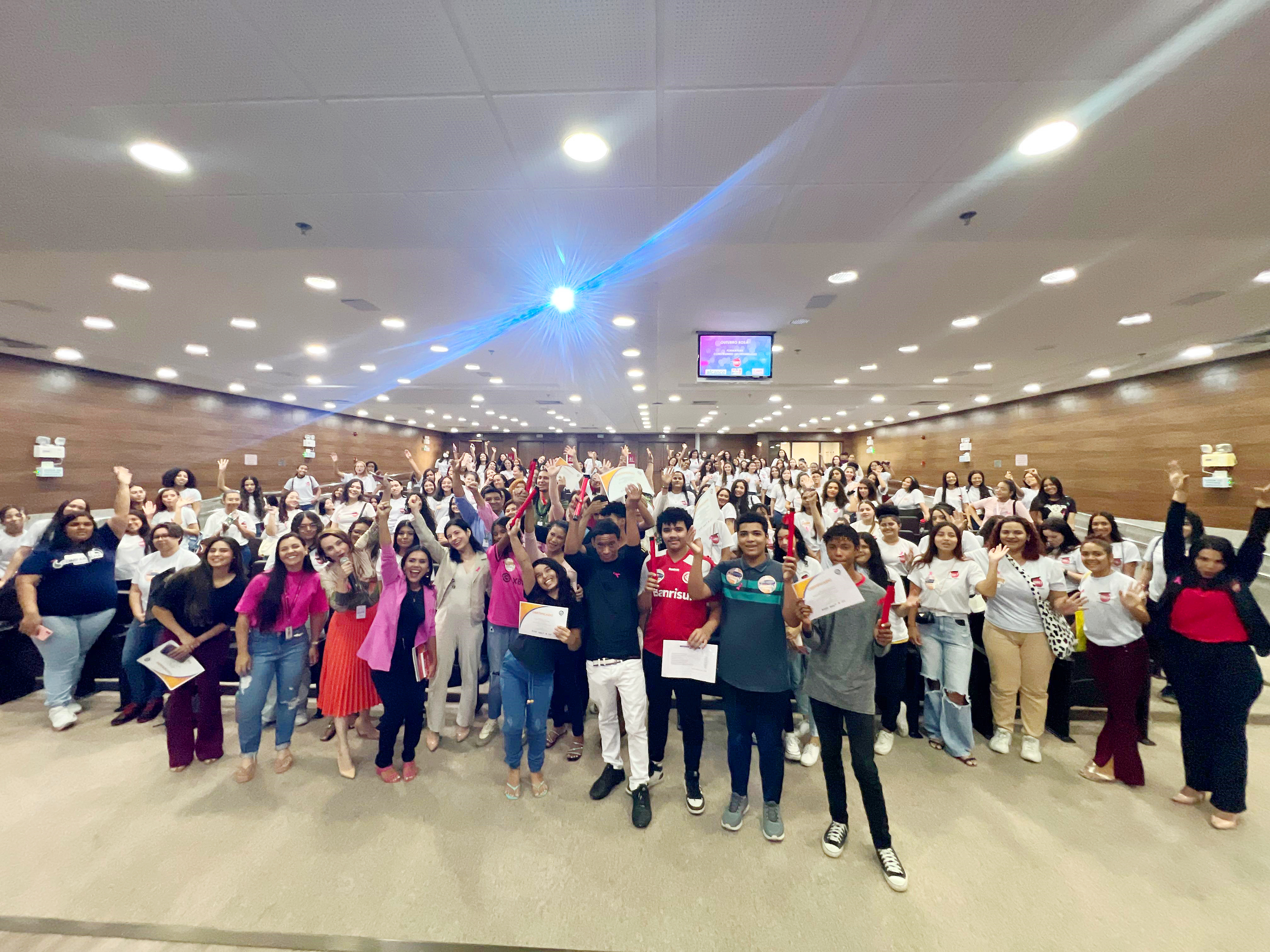 Alcance Profissionalizante entrega certificados de curso presencial