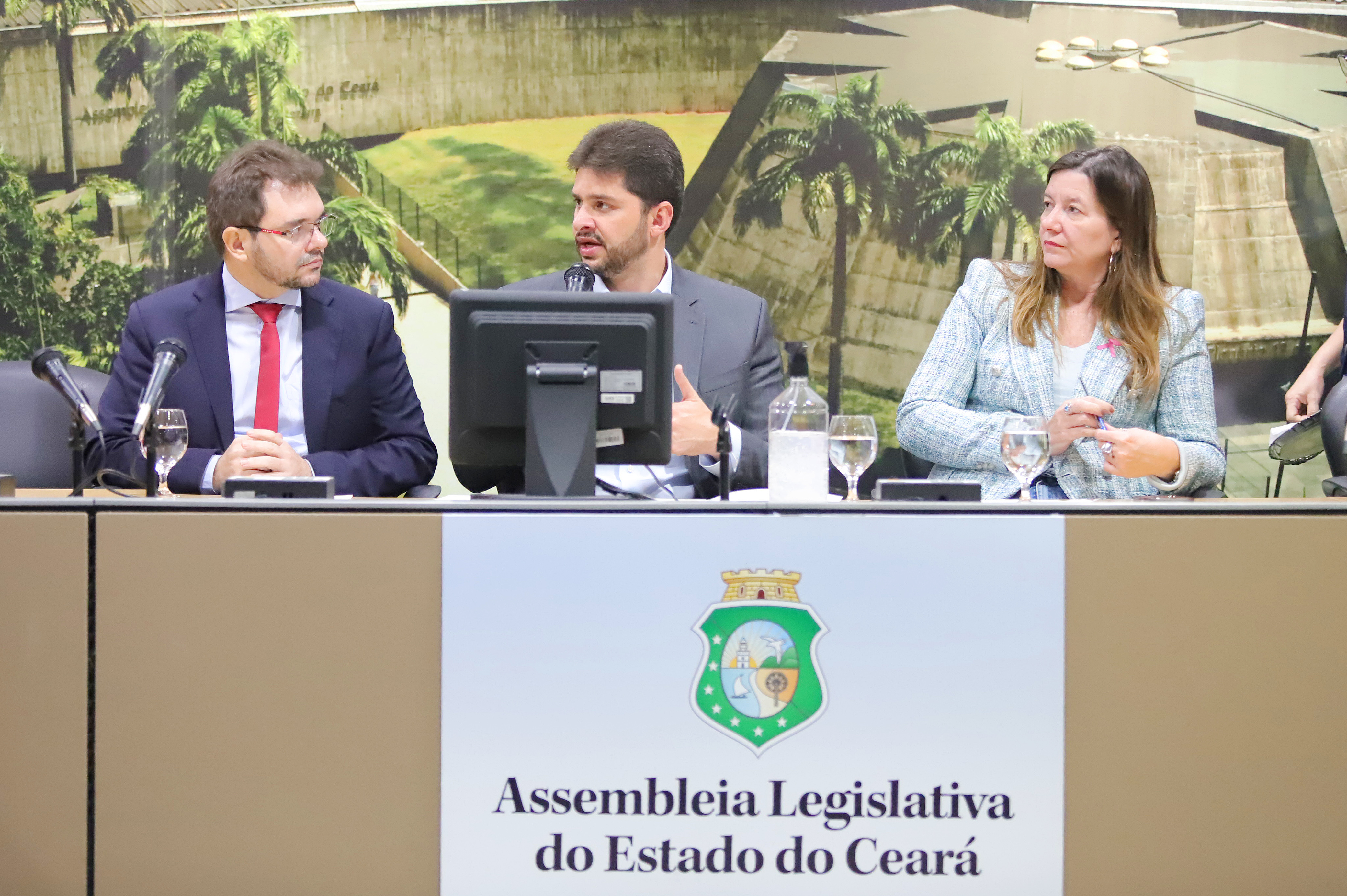 Comissões aprovam 19 proposições de deputados