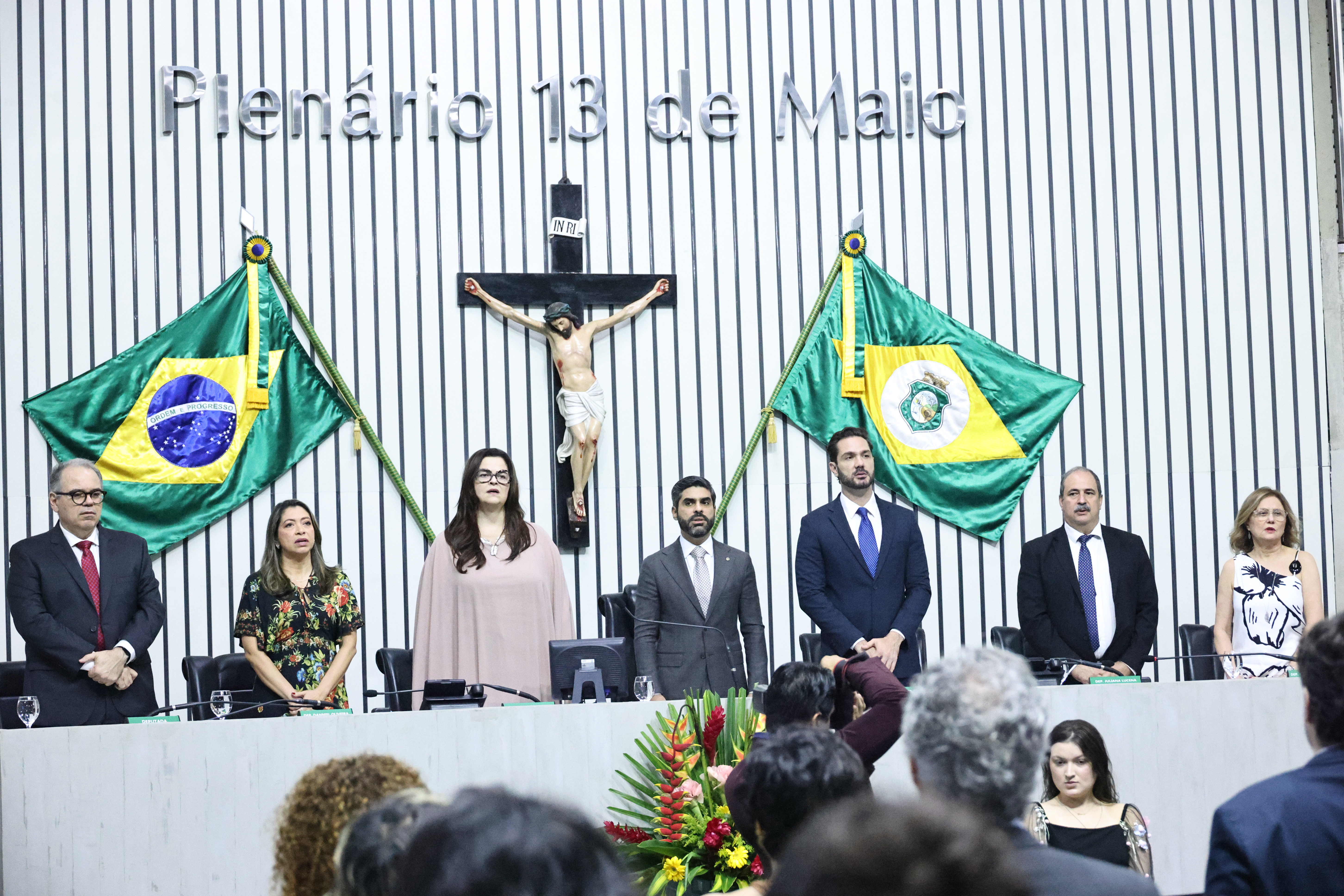 Compromisso ético e com a democracia do O Povo são destacados em solene na Alece