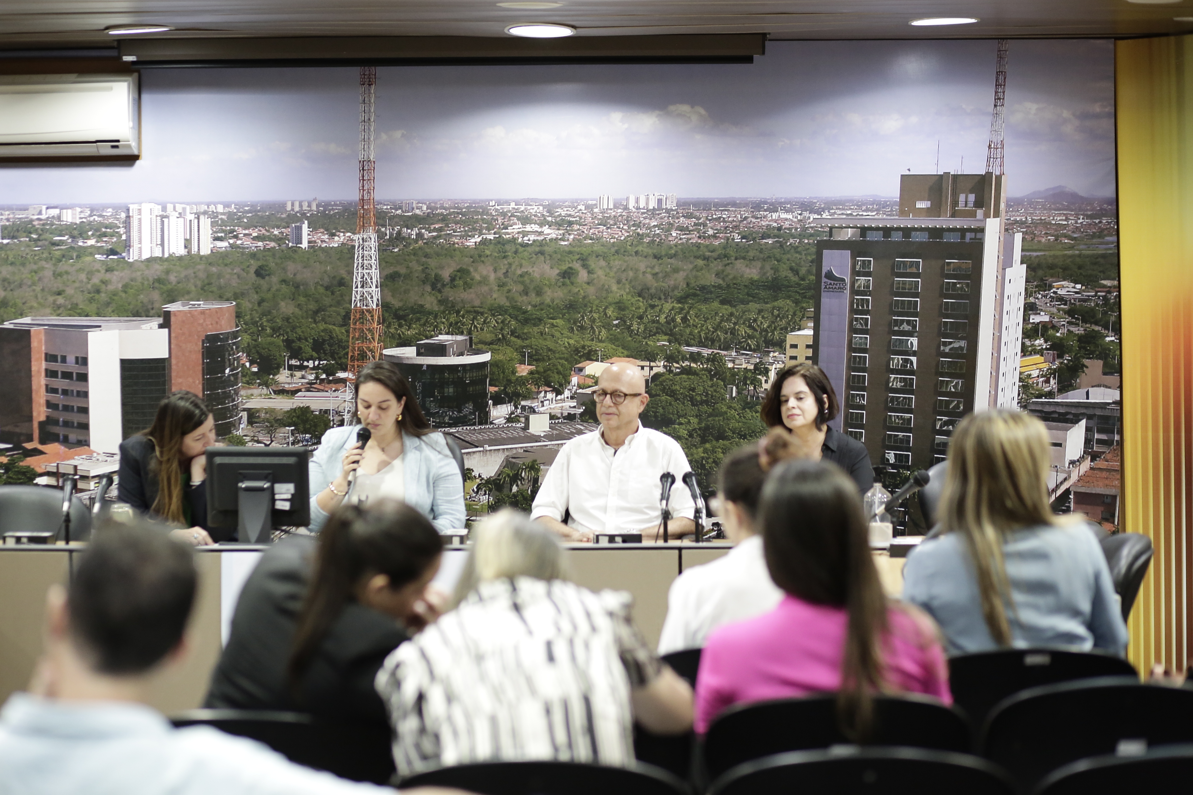 Dimicuida promove na Alece palestra sobre prevenção contra brincadeiras perigosas