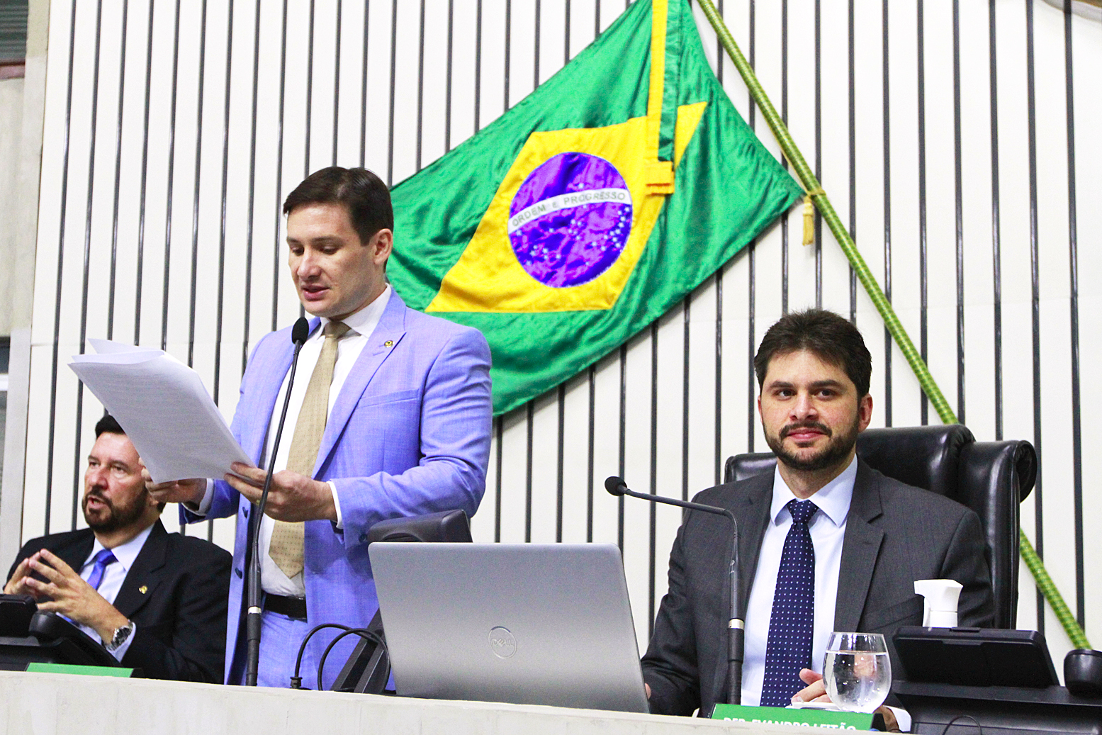 Seis projetos do Executivo, dois do Judiciário e 15 de parlamentares tramitam na Alece