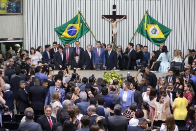 Quinze novos deputados assumem primeiro mandato na AL