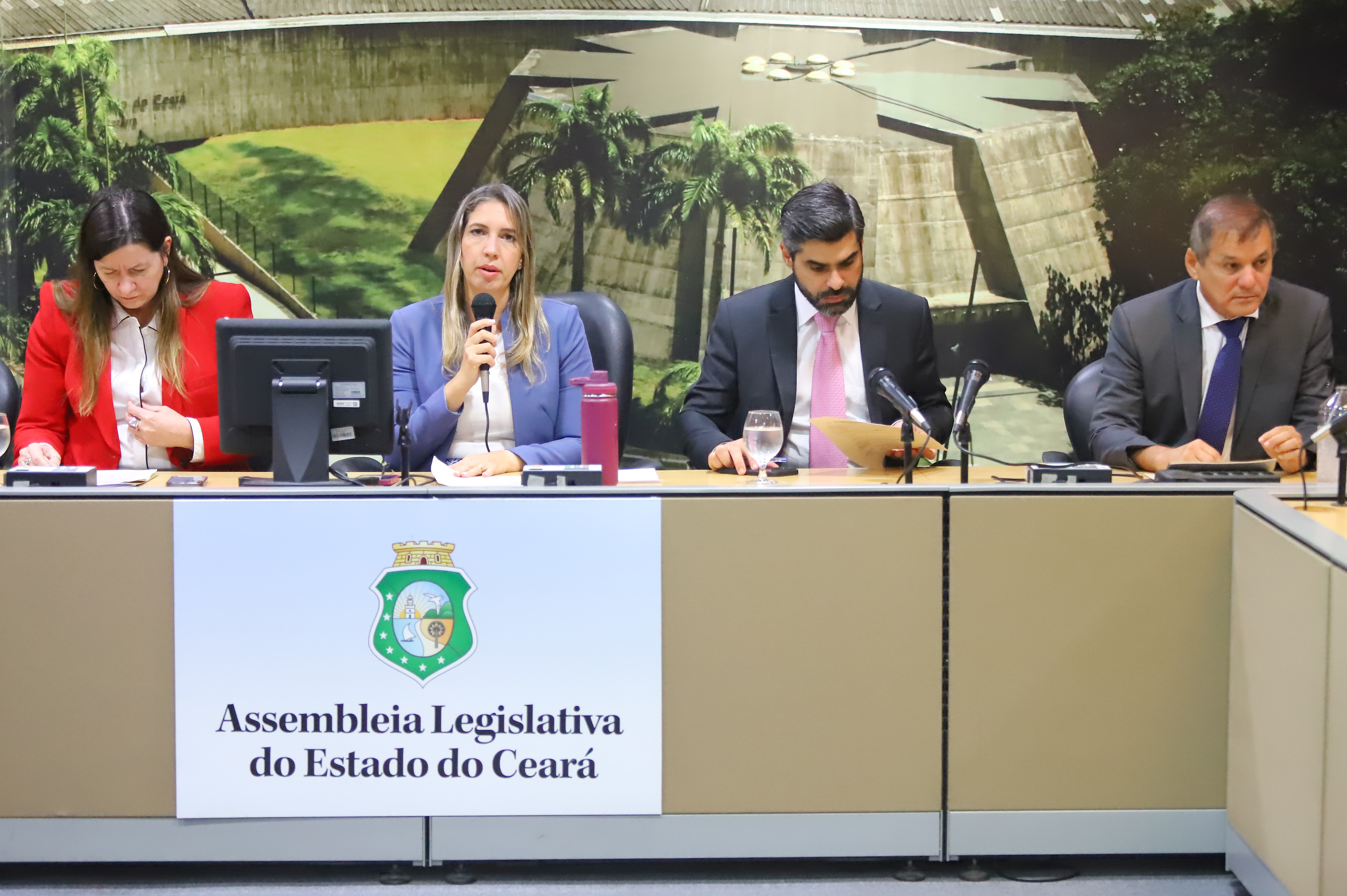 Comissões aprovam quatro projetos de parlamentes nesta terça-feira