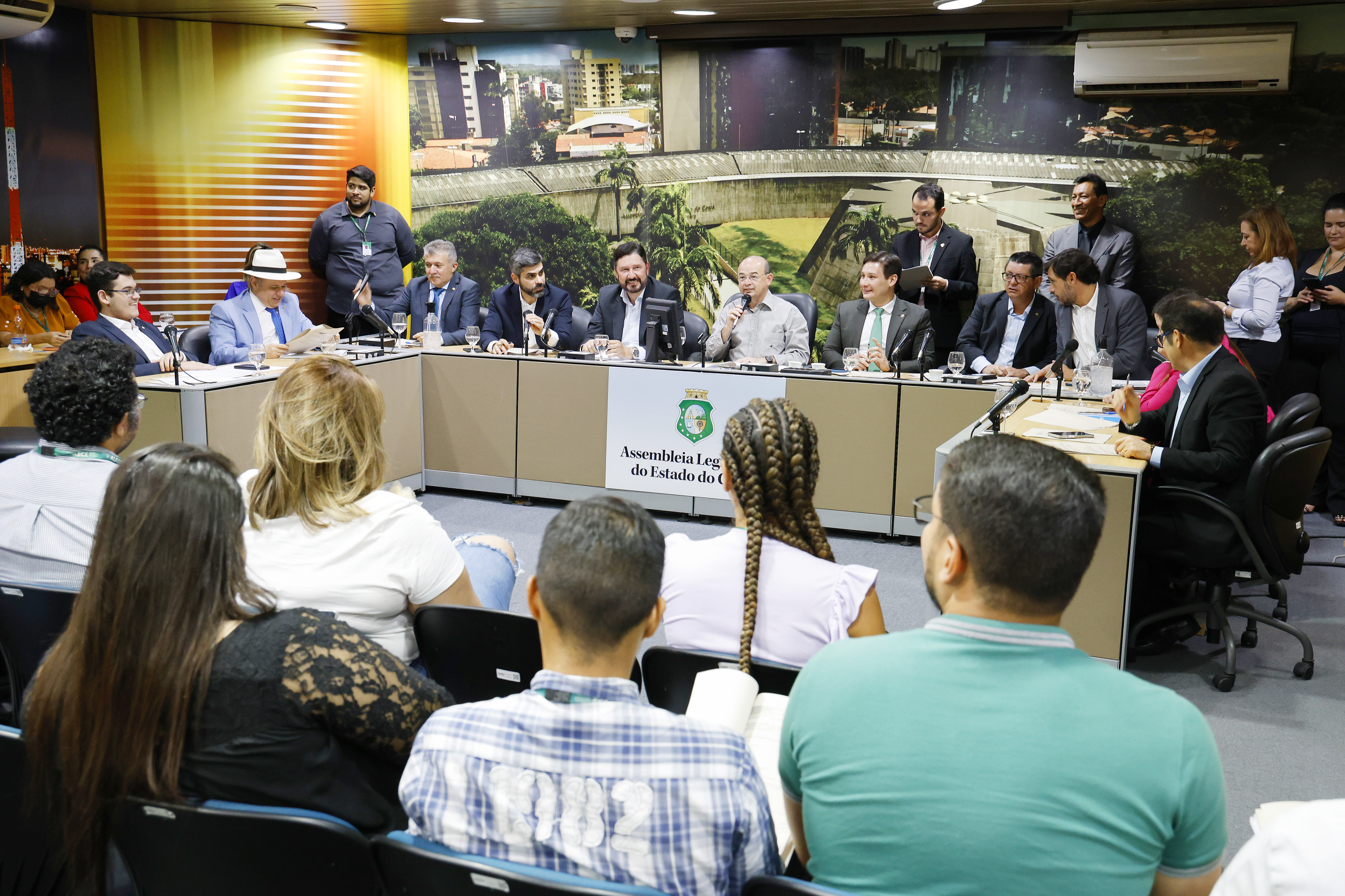 Comissões conjuntas aprovam projeto que institui programa VaiVem Livre