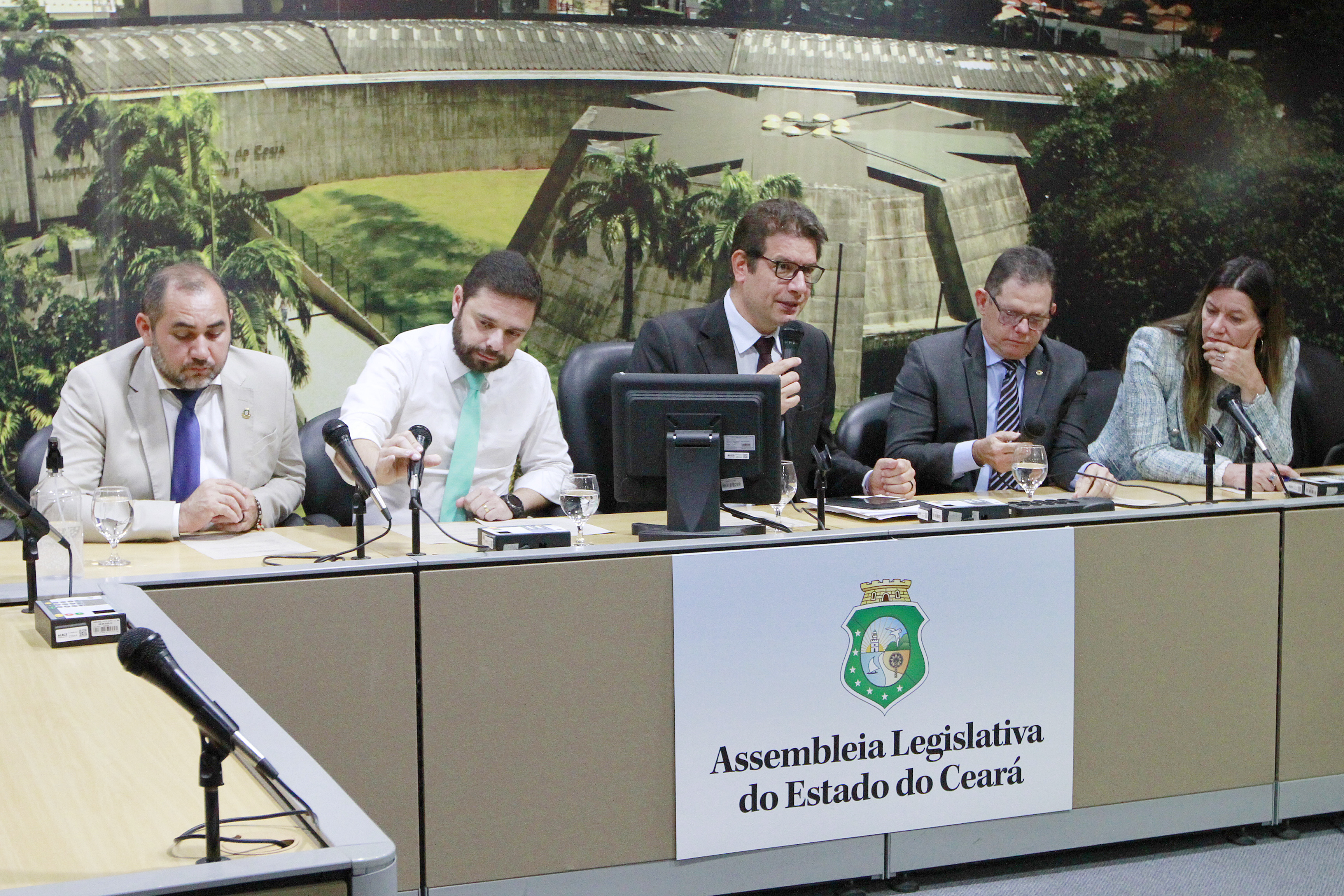 Comissões aprovam três proposições de parlamentares nesta quarta