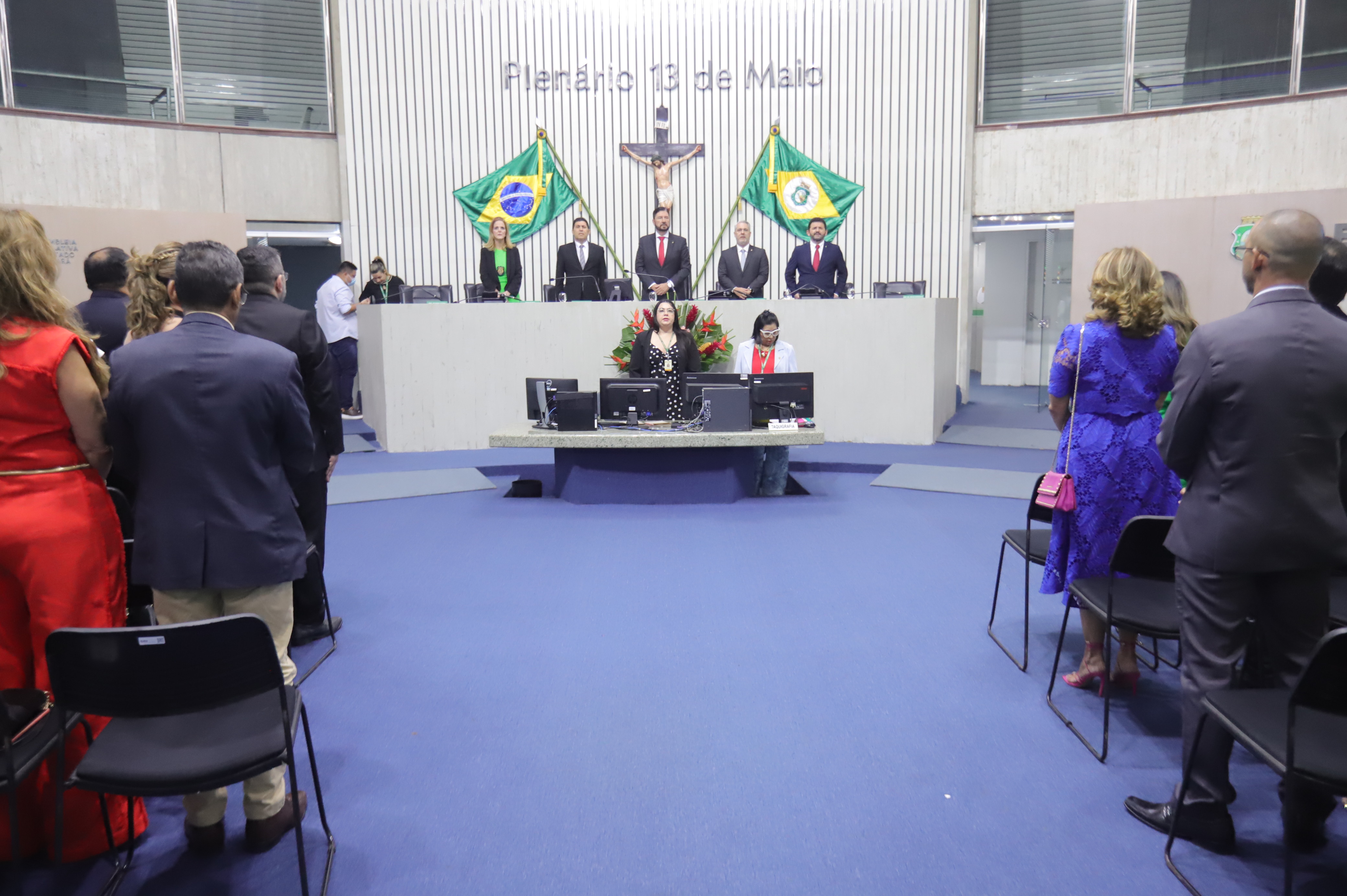 Assembleia homenageia peritos criminais em solenidade