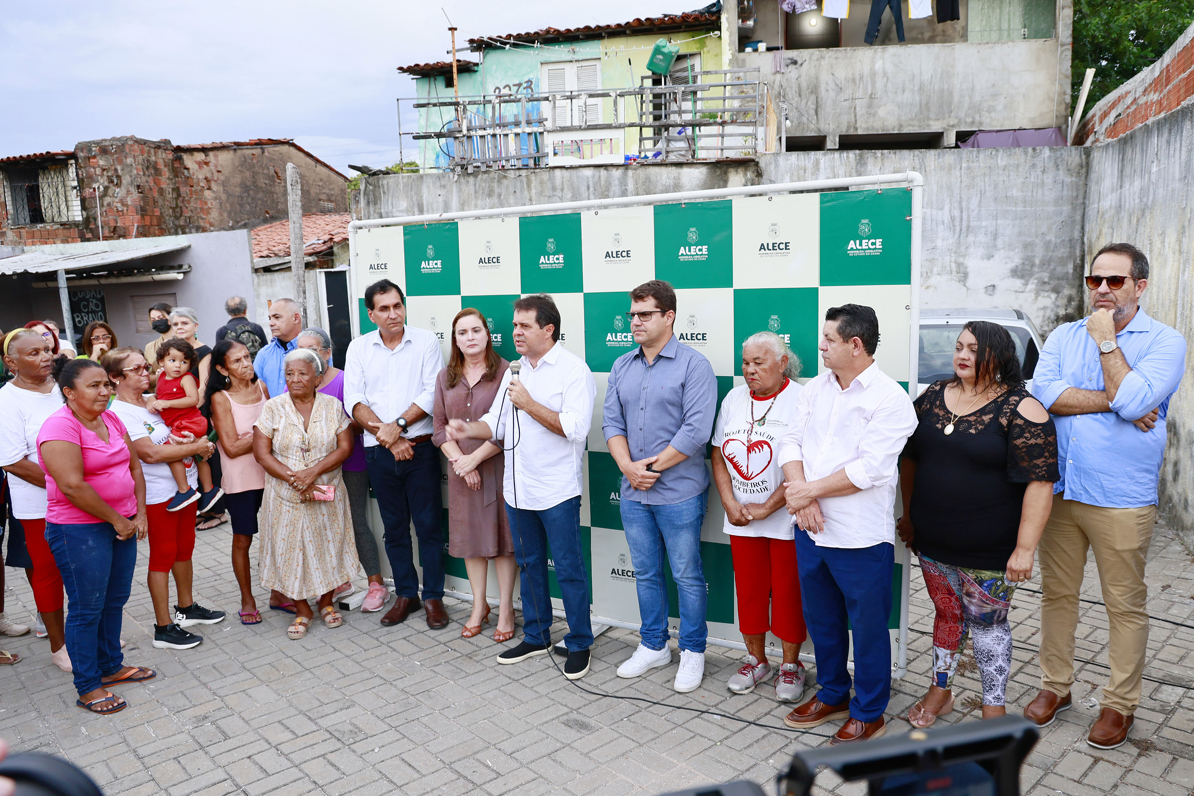 Academia na comunidade do entorno da Alece proporciona bem-estar e saúde a moradores