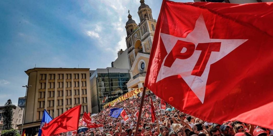 Alece celebra os 44 anos de fundação do Partido dos Trabalhadores na segunda