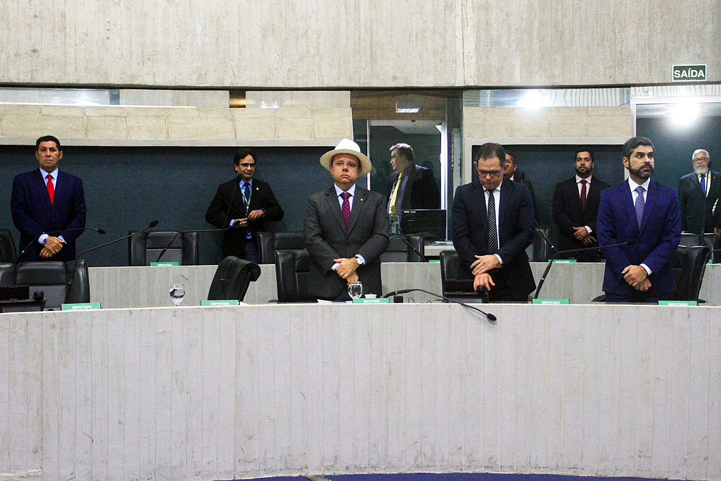 Minuto de silêncio, durante a sessão plenária