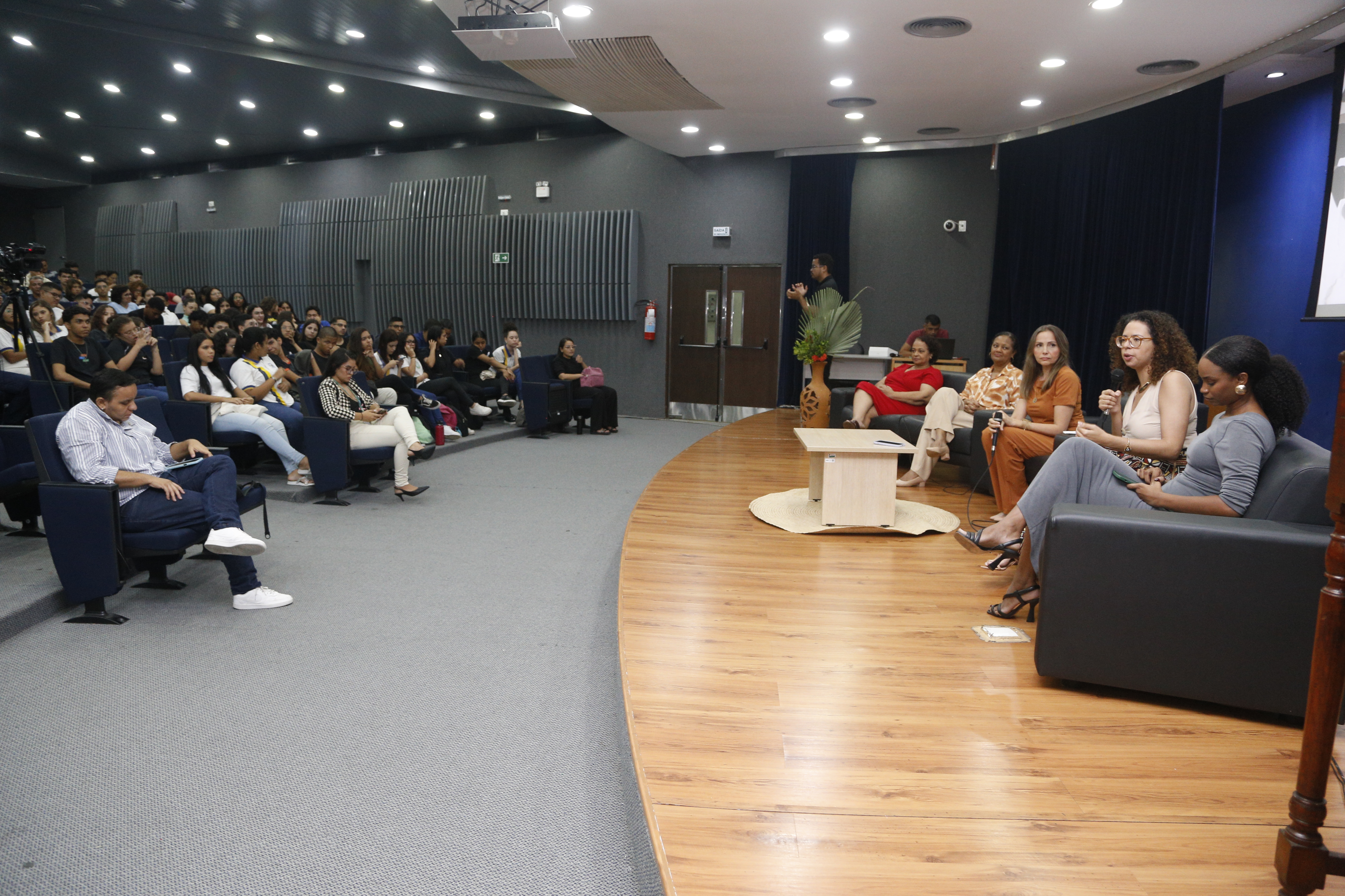 Roda de Conversa abre programação da Semana da Equidade Racial na Alece