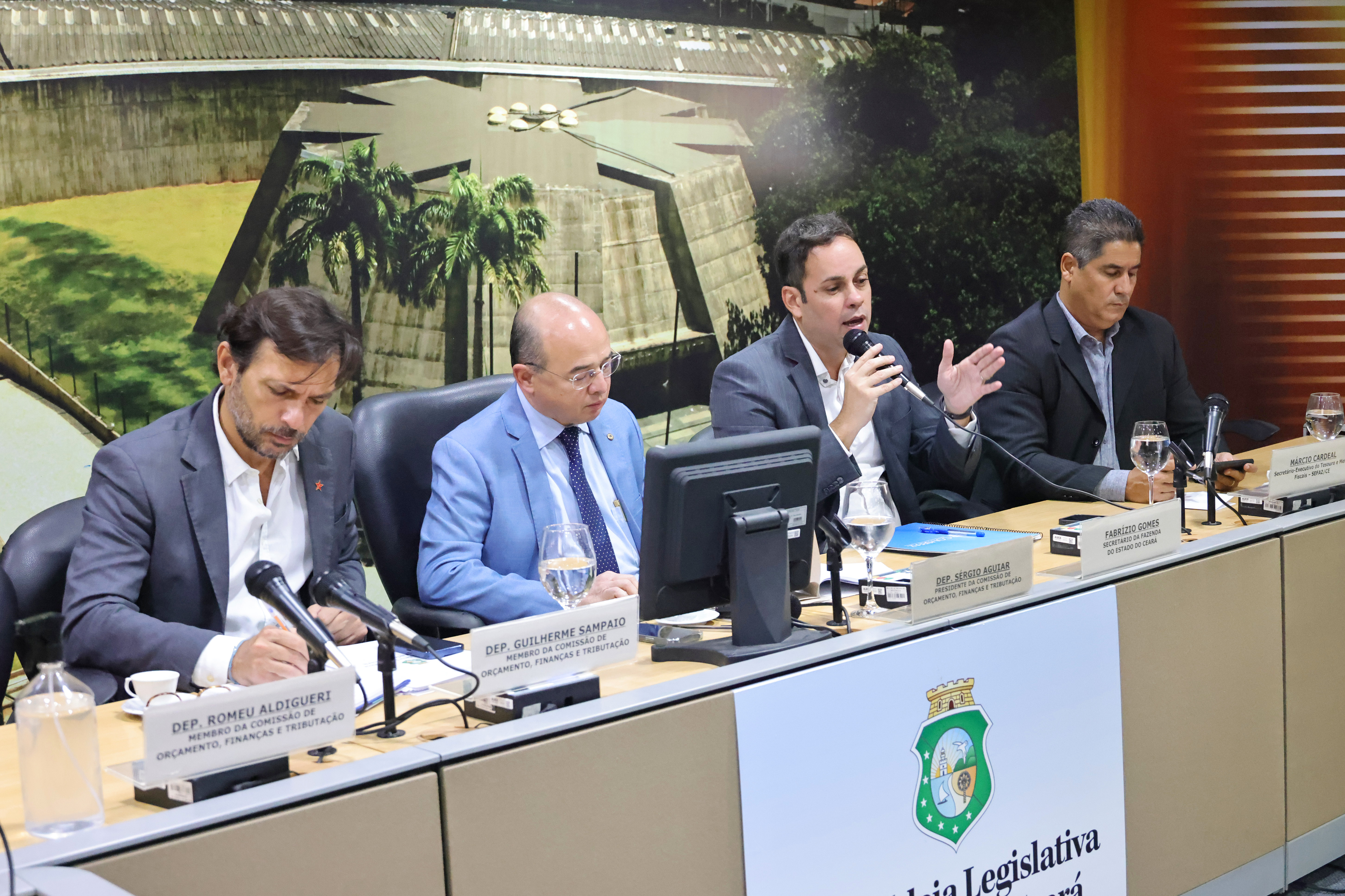 Ceará cumpriu todas as metas fiscais de 2023, afirma secretário da Fazenda