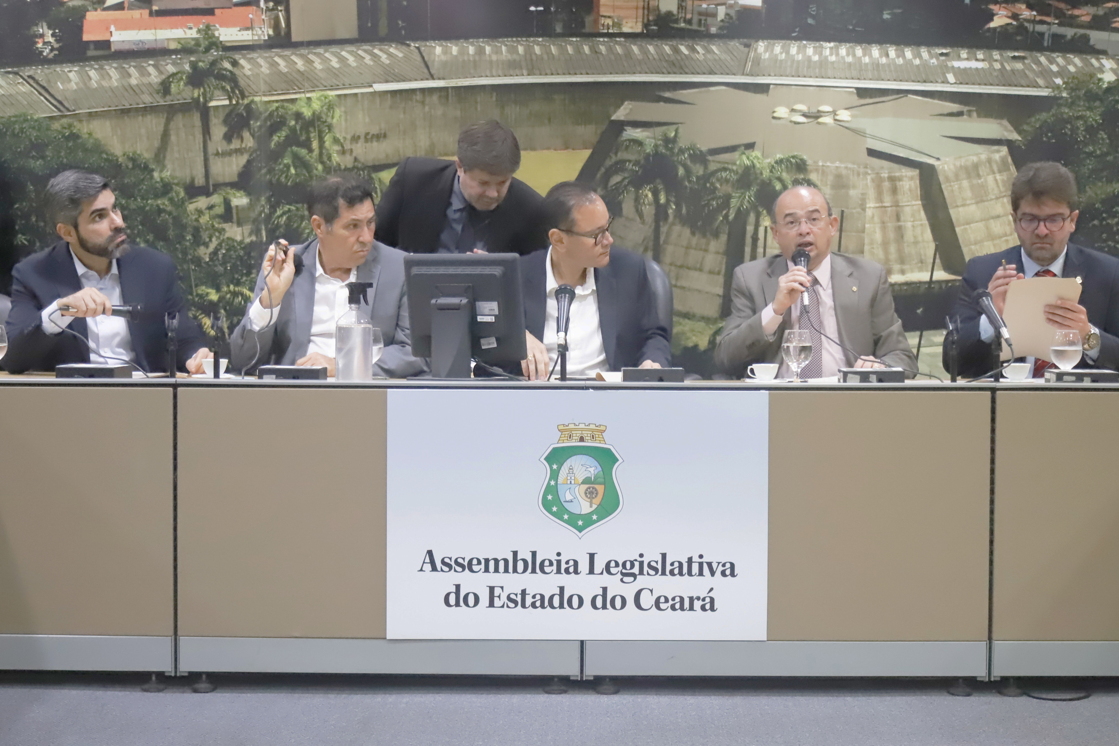 Comissões aprovam quatro proposições de parlamentares nesta quarta