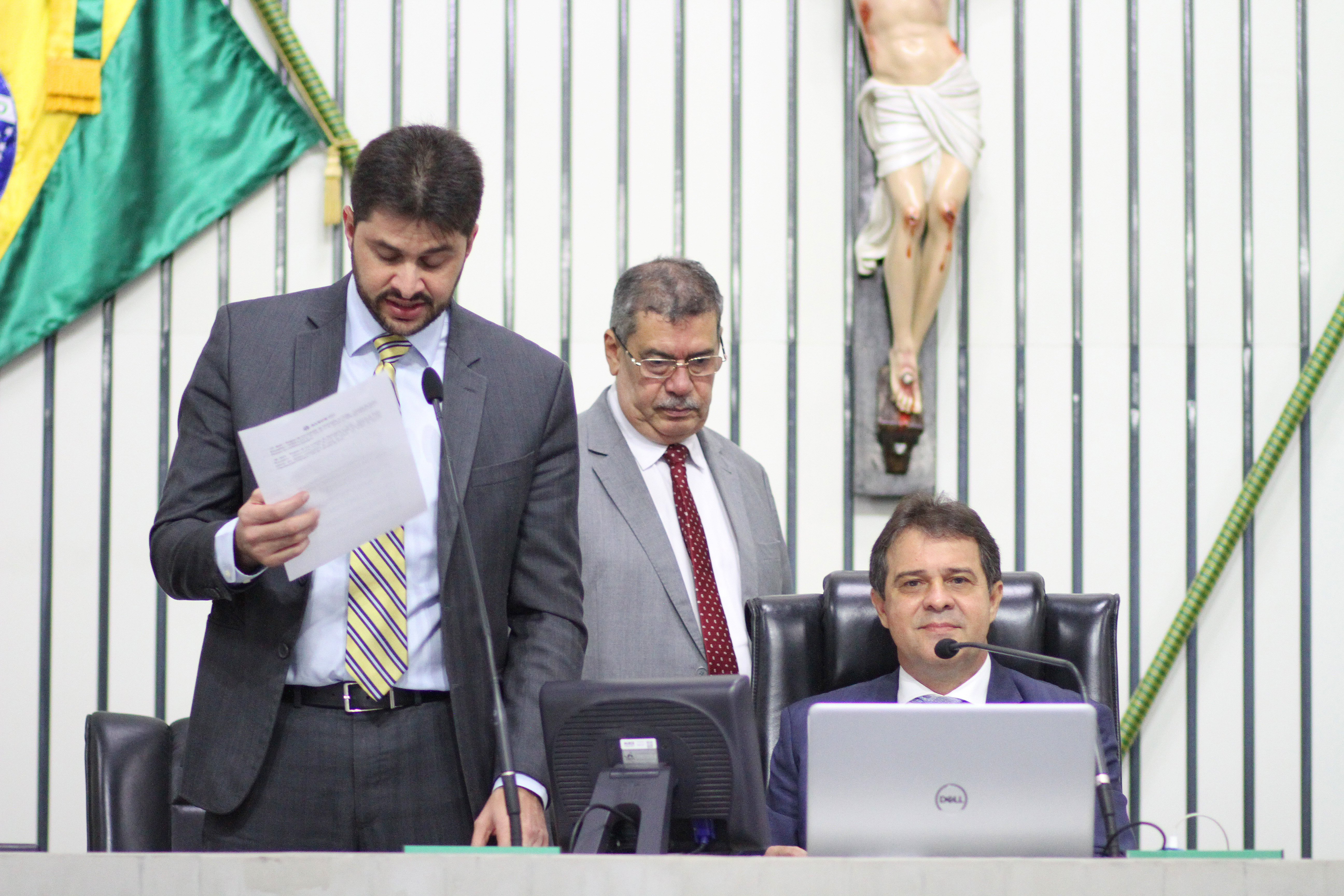 Alece aprova revisão geral de remuneração de servidores estaduais