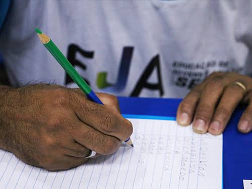 Comissão debate Educação de Jovens e Adultos no Ceará