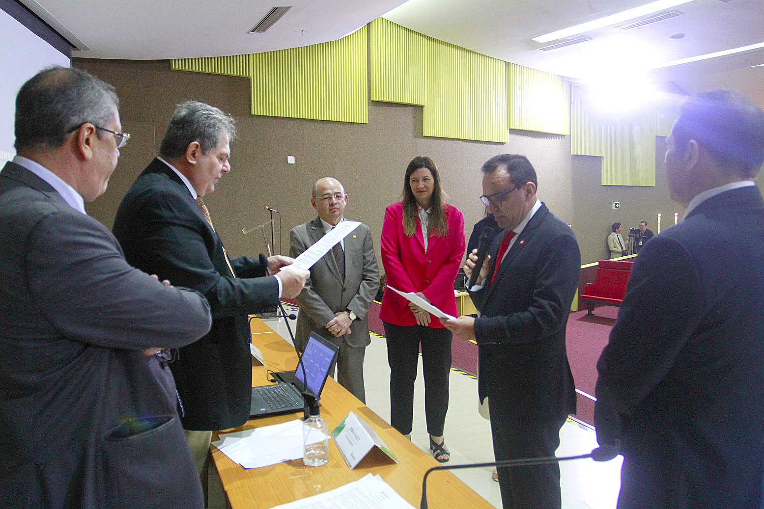 Deputado Pedro Lobo (PT) tomou posse, durante o primeiro expediente