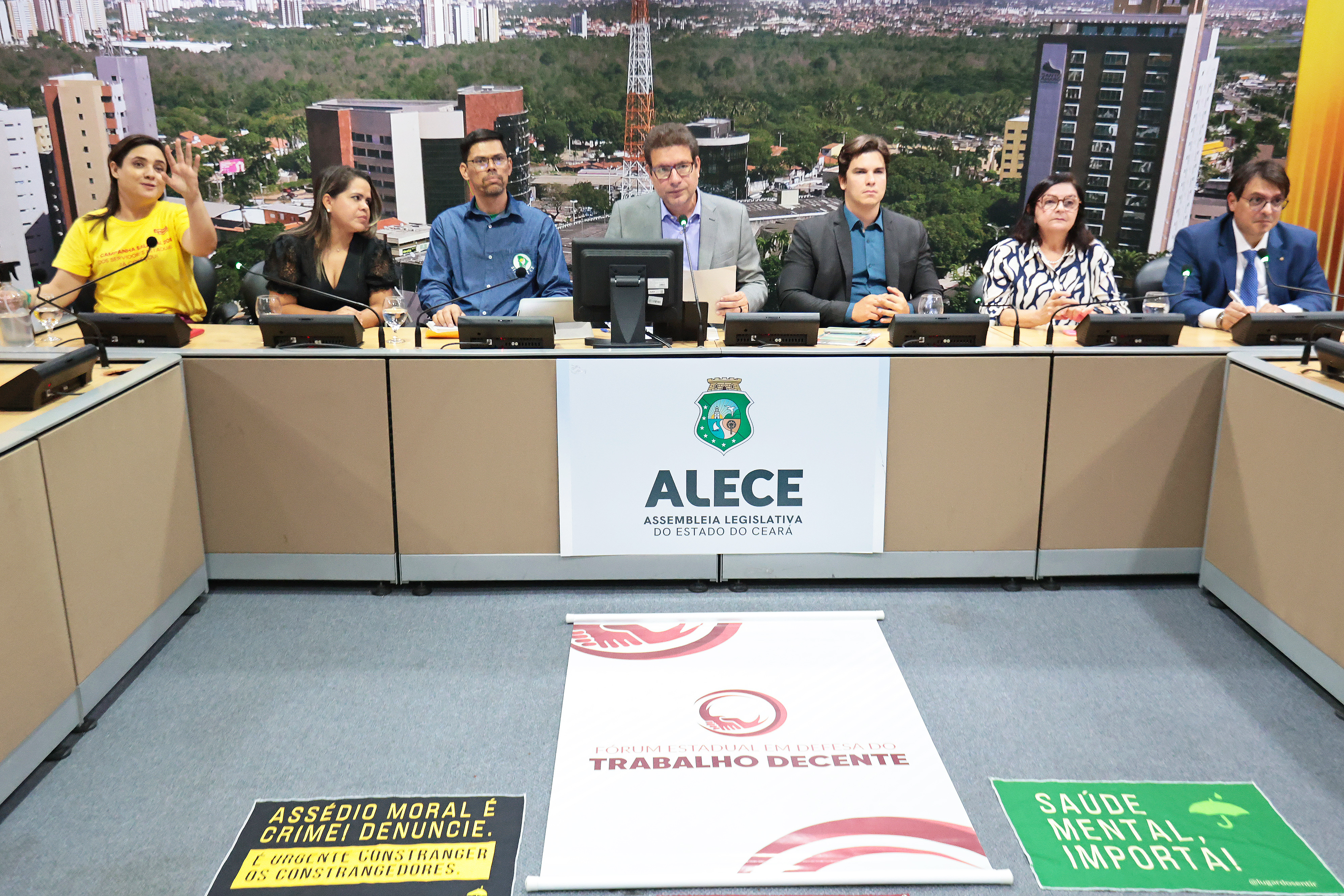 Situações de assédio contra trabalhadores são denunciados em audiência na Alece