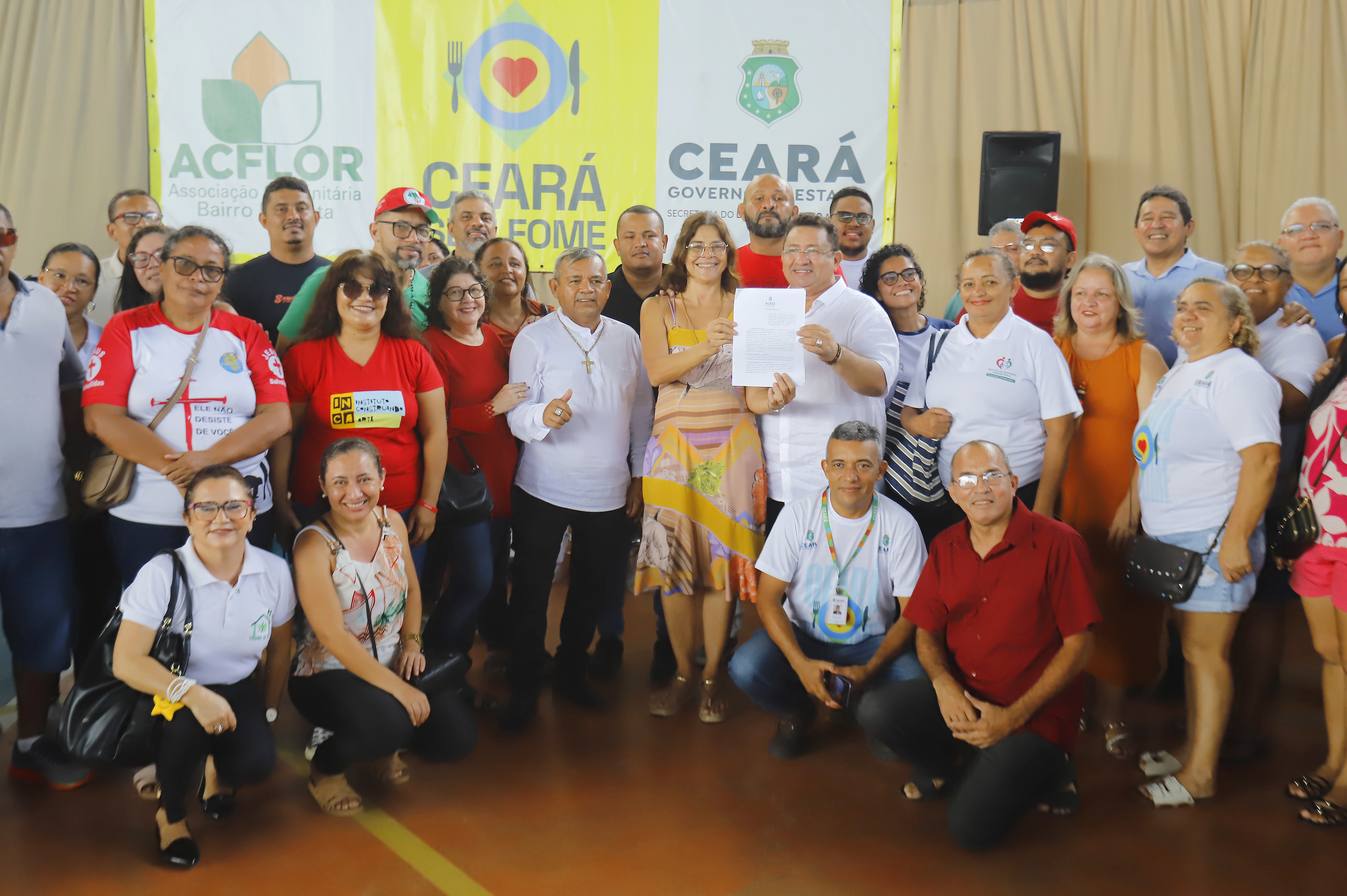 Alece entrega doação de equipamentos para mais 27 cozinhas solidárias