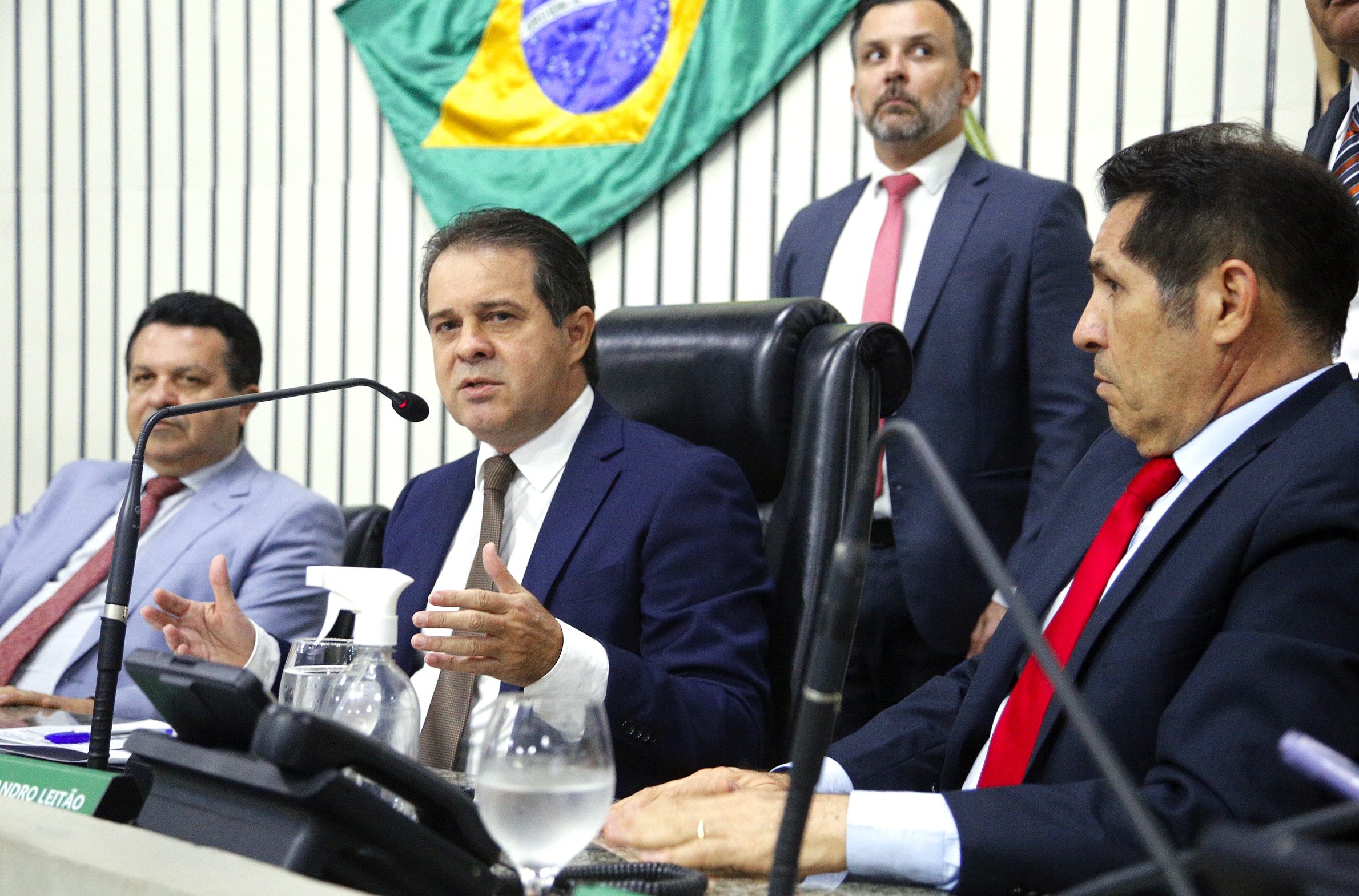 Presidente da Alece, deputado Evandro Leitão (PT) abriu a primeira sessão do primeiro expediente da sessão plenária