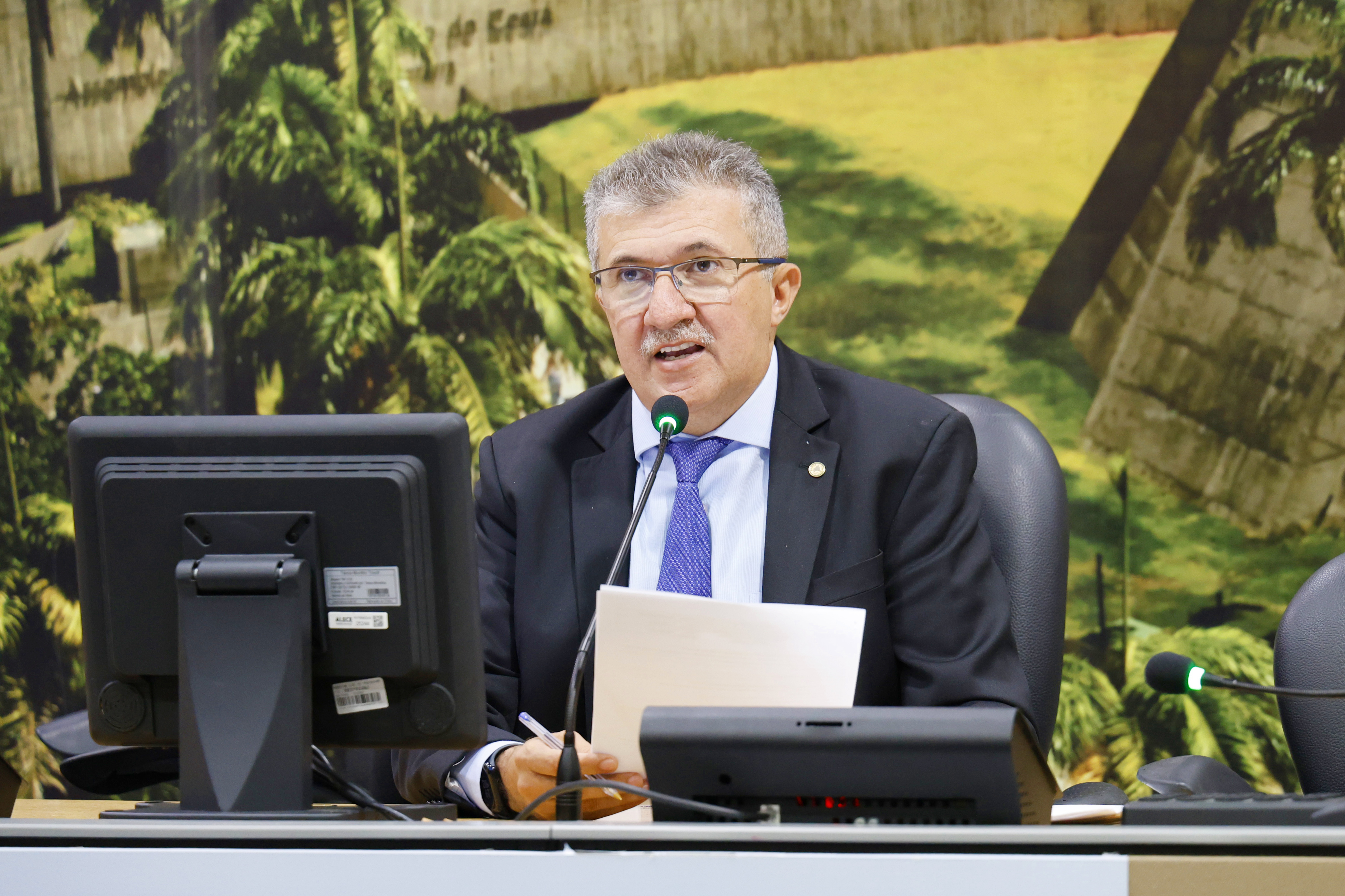 Comissão de Viação, Transporte e Desenvolvimento Urbano aprova oito projetos de indicação