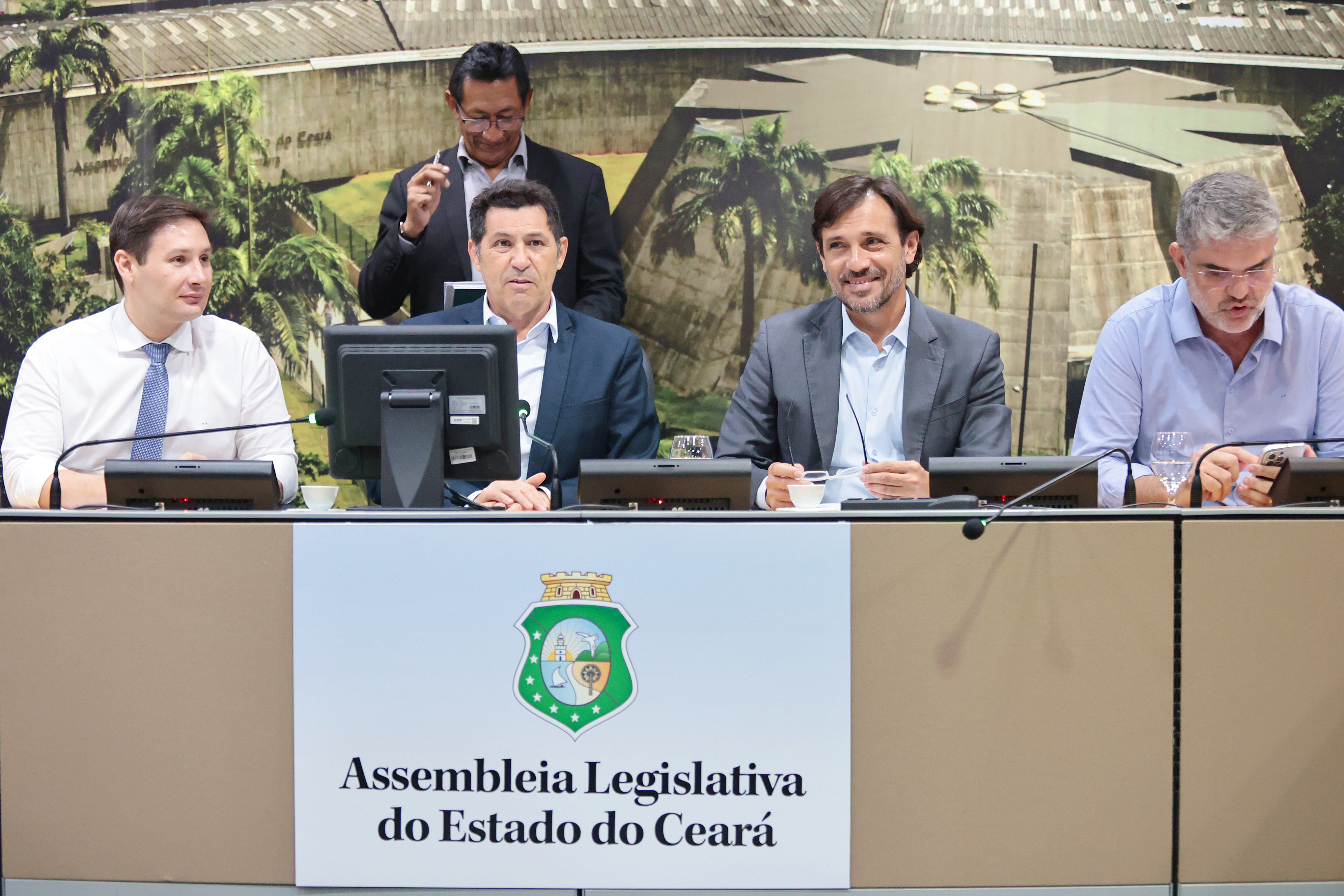 CCJR aprova 24 proposições de parlamentares nesta terça