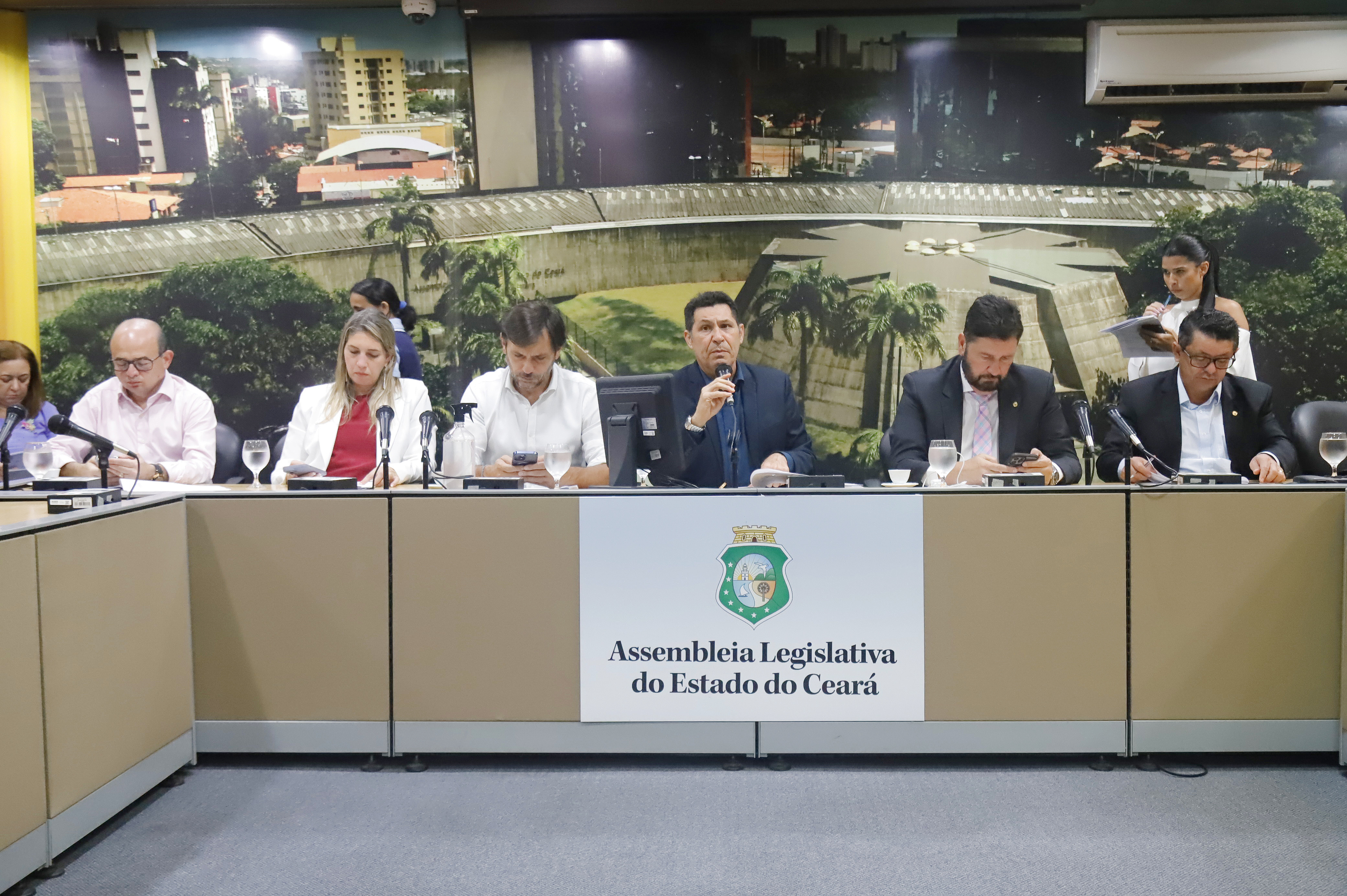 CCJR aprova resolução que fortalece estrutura da PEM e mais 40 matérias