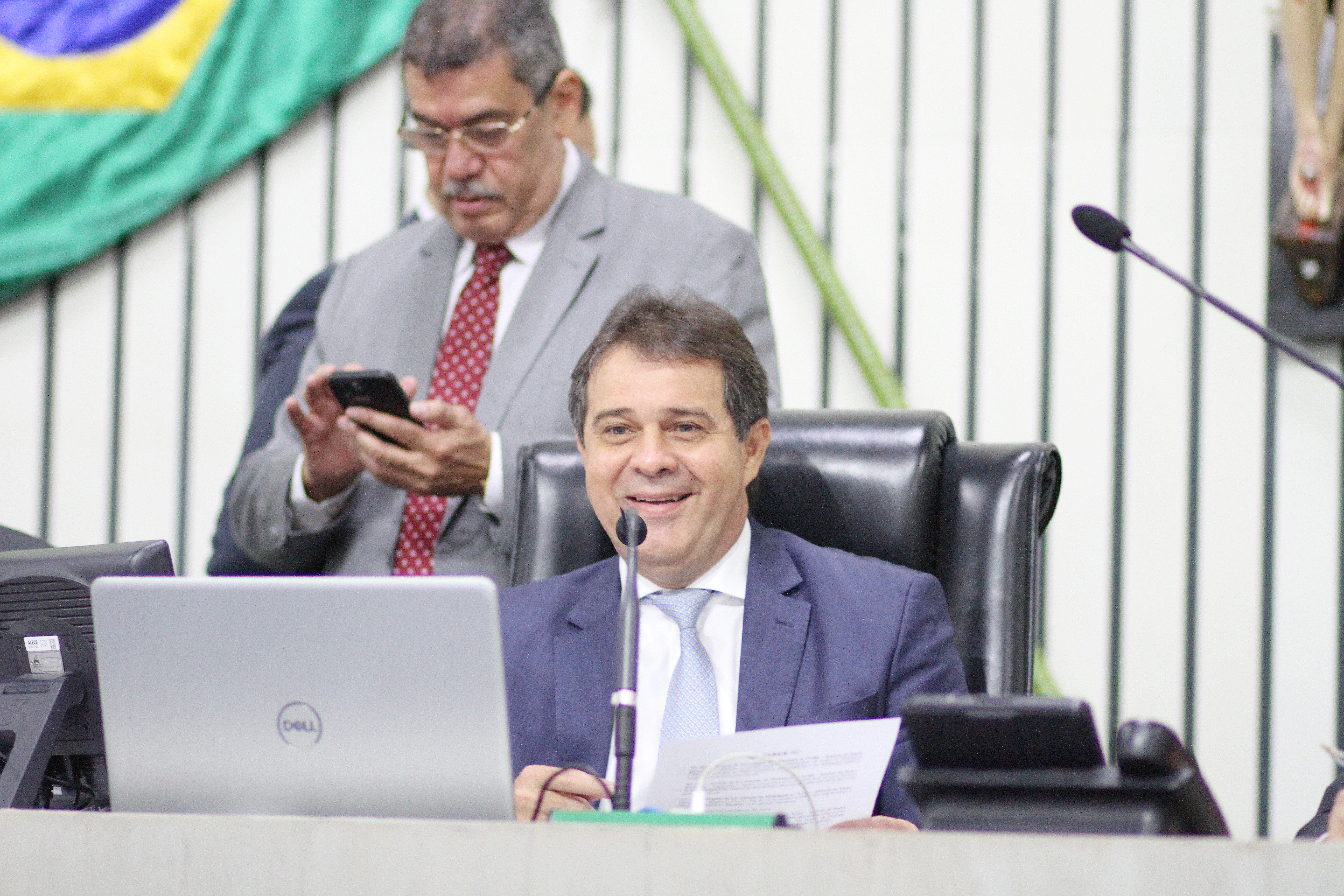 Evandro Leitão anuncia reajuste para servidores do Poder Legislativo