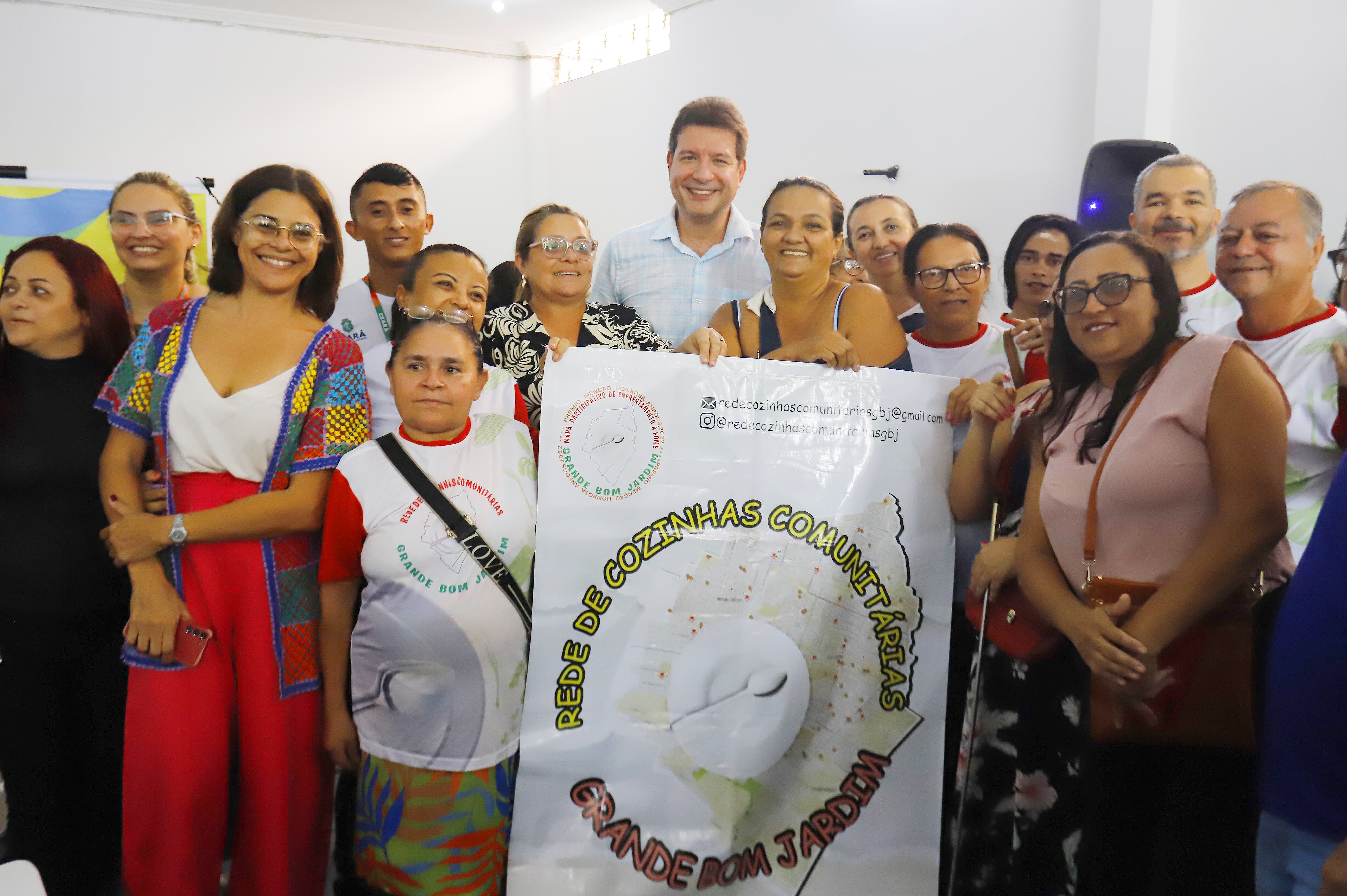 Alece entrega equipamentos para 26 cozinhas solidárias do Grande Bom Jardim