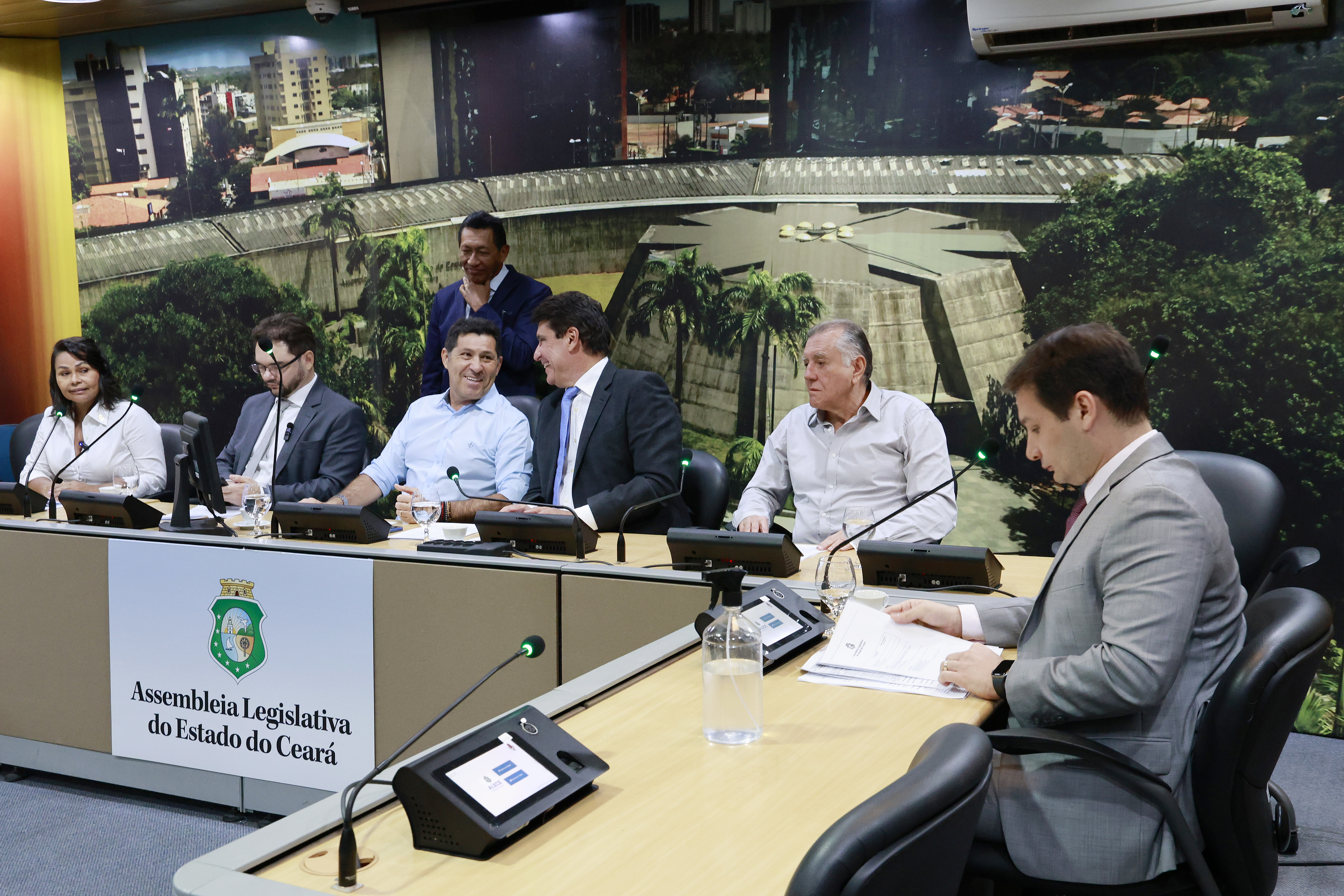 CCJR aprova 14 proposições de parlamentares