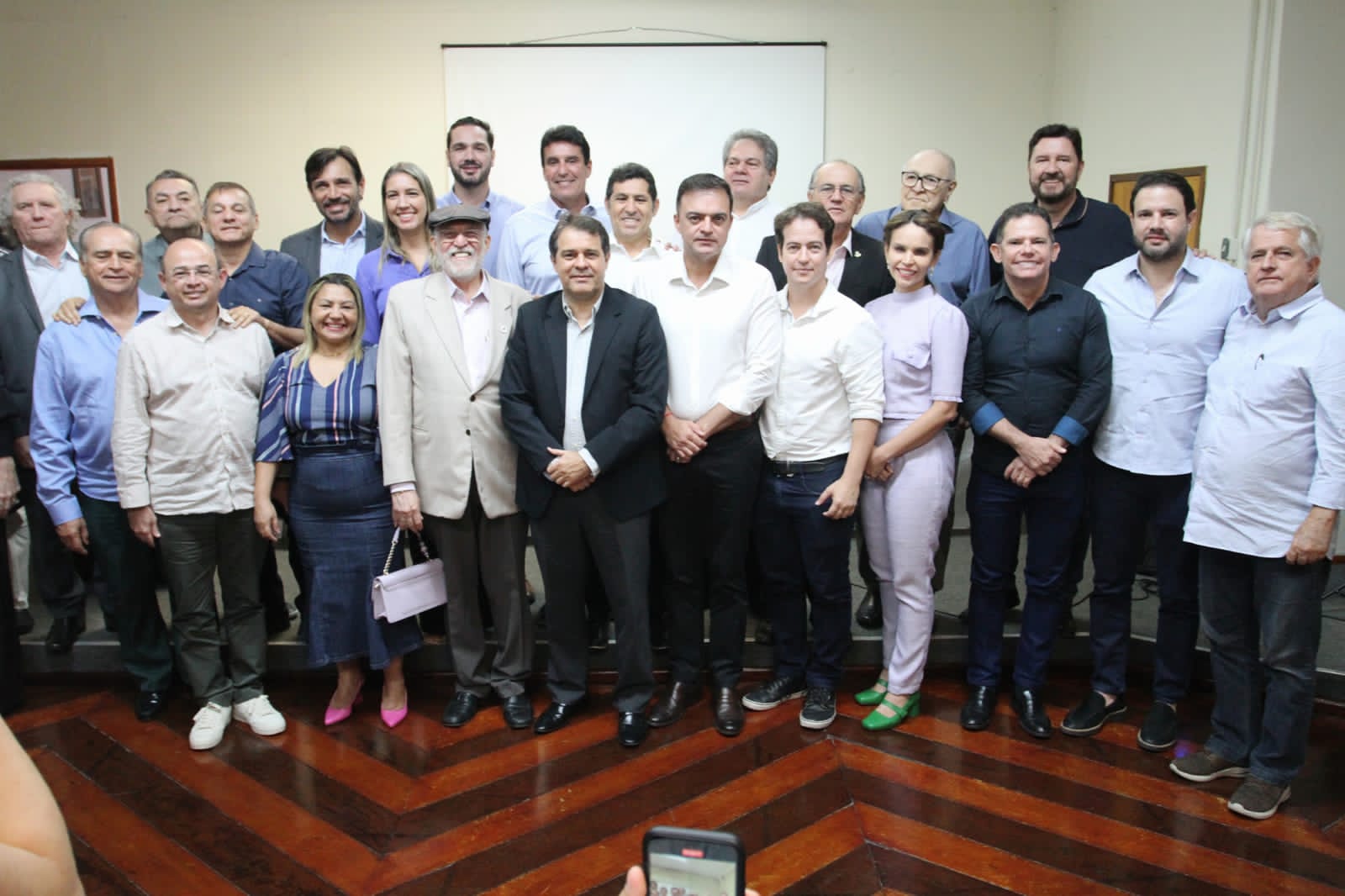 Deputados se reúnem com provedor da Santa Casa e oferecem apoio à instituição