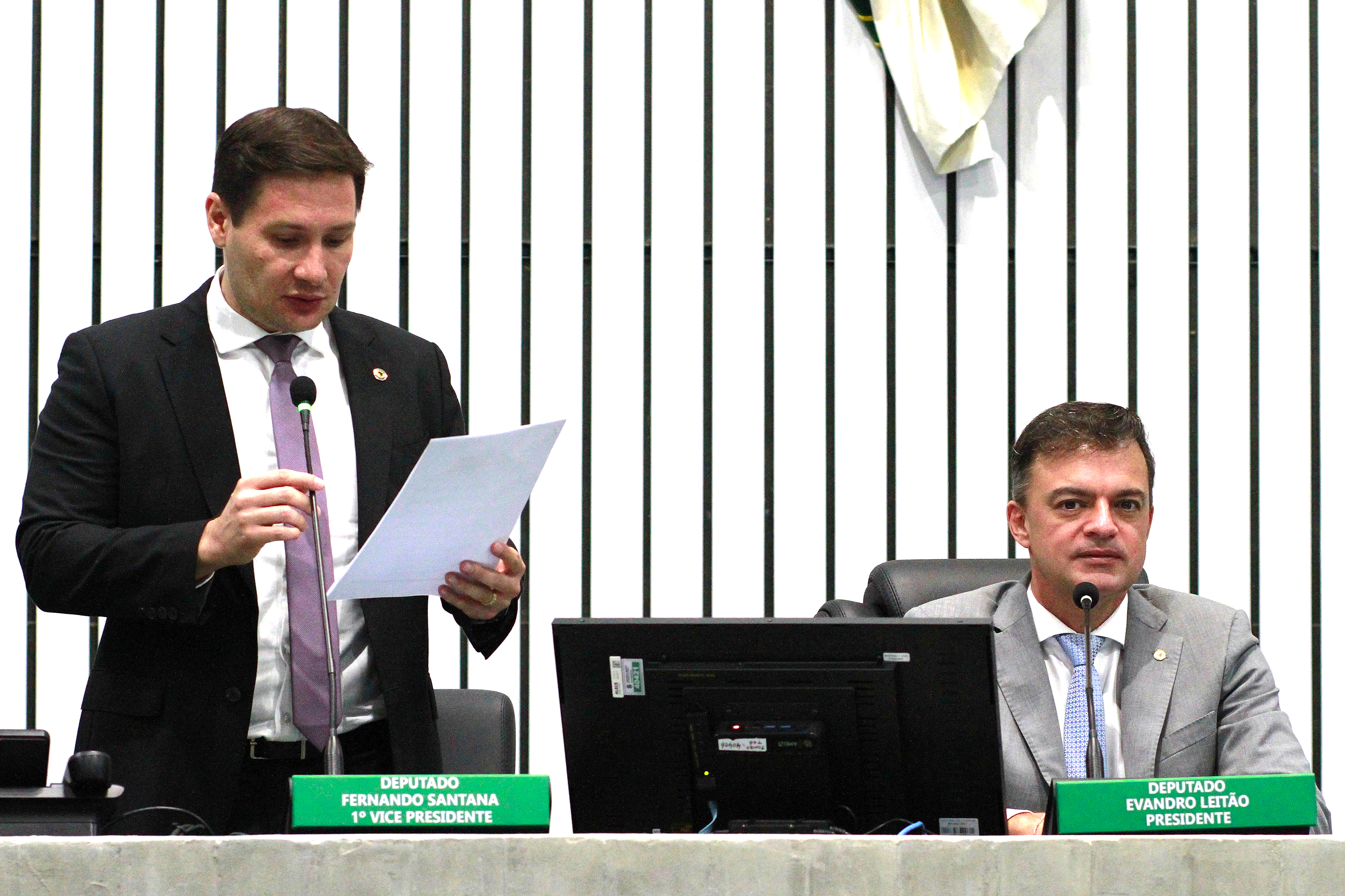 Leitura do expediente da sessão legislativa desta terça-feira