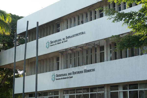 Alece realiza solenidade em comemoração os 25 anos da Seinfra nesta terça