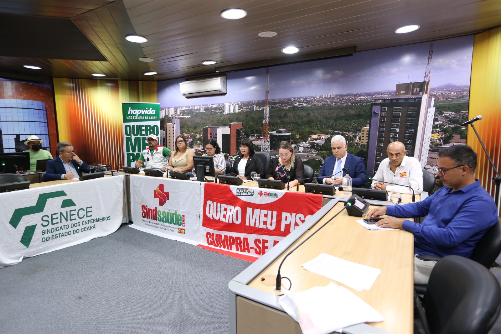 Profissionais de enfermagem cobram piso salarial e condições de trabalho