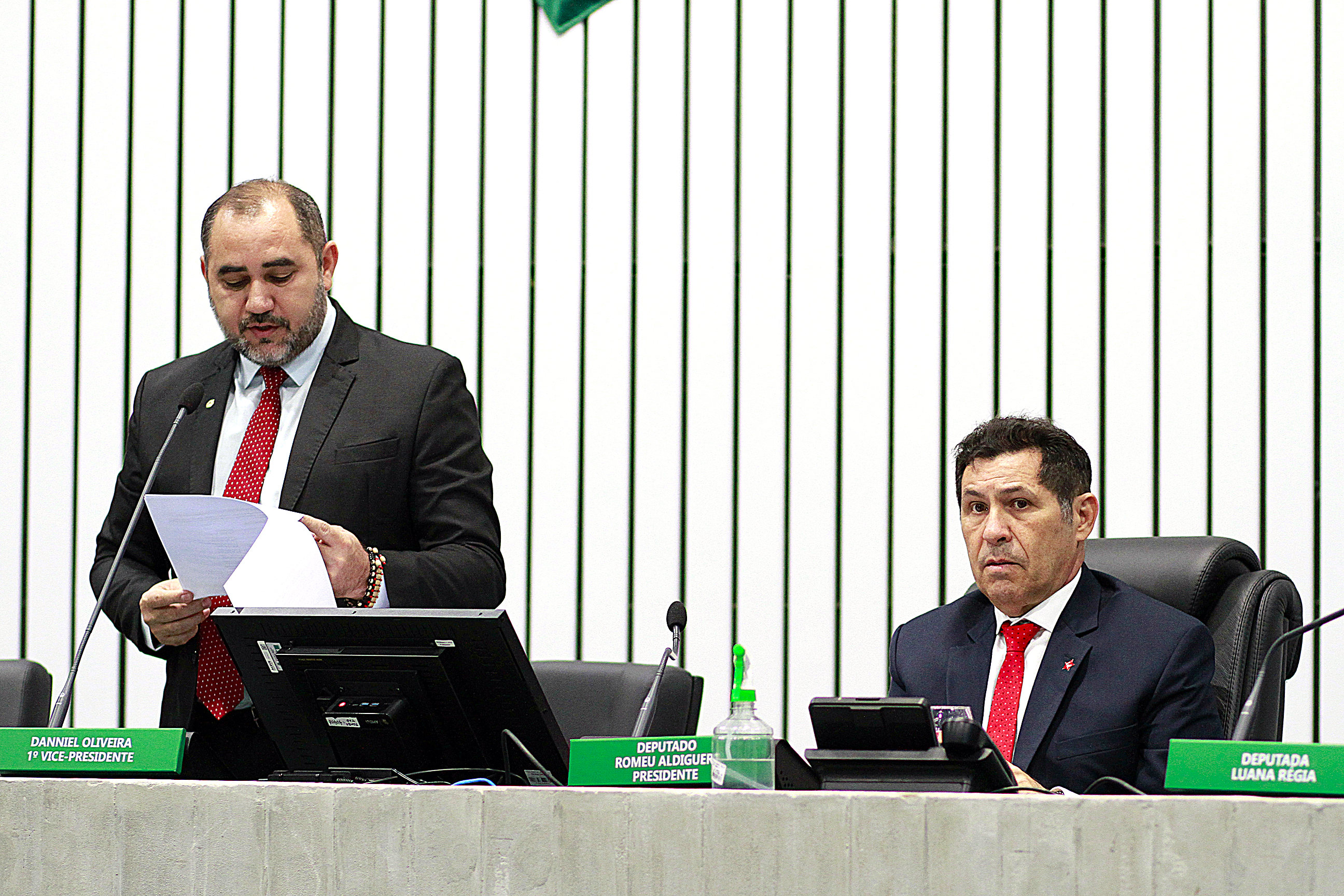 Leitura do expediente da sessão legislativa desta terça-feira