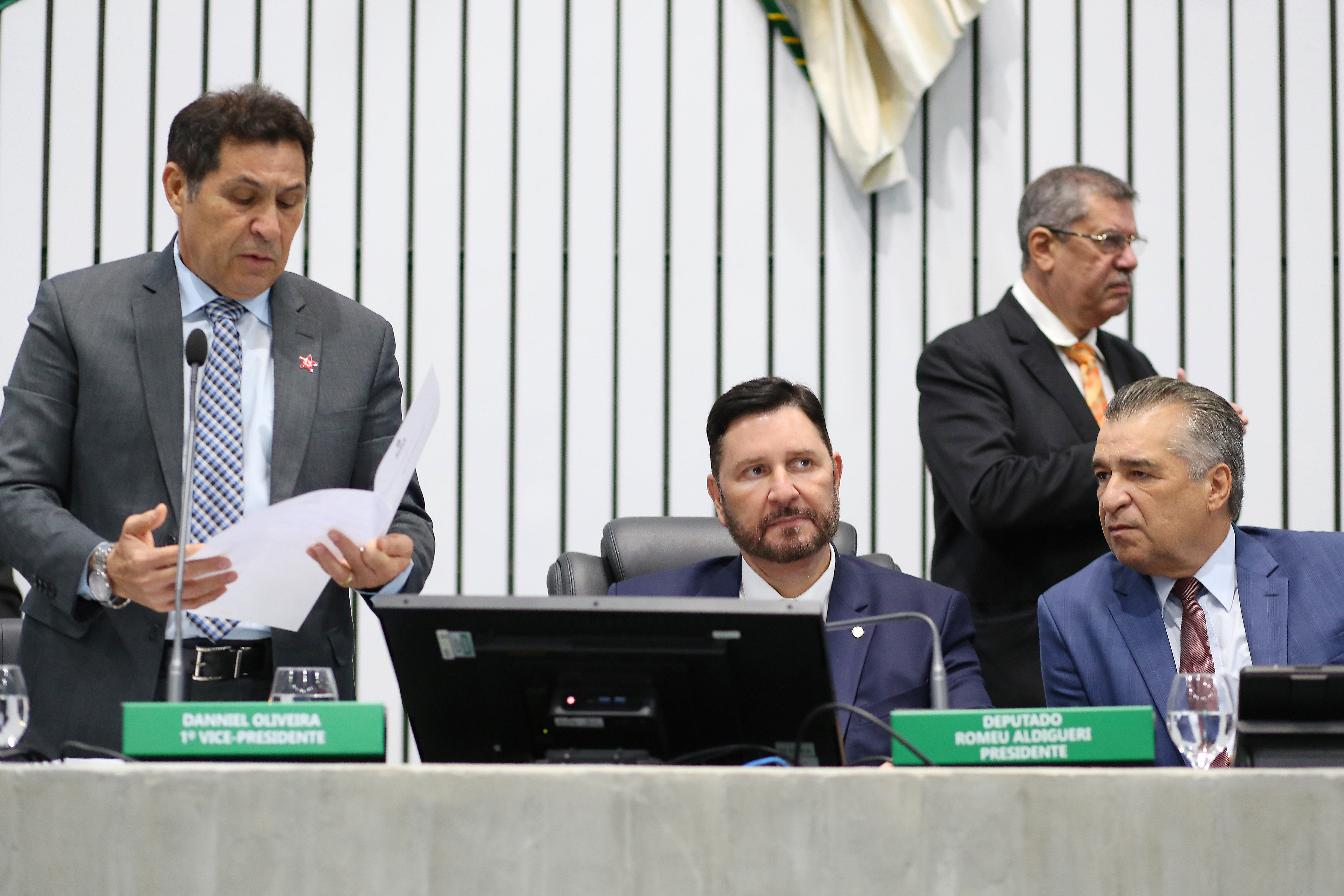 Votação ocorreu durante sessão plenária desta quarta-feira (26/02)