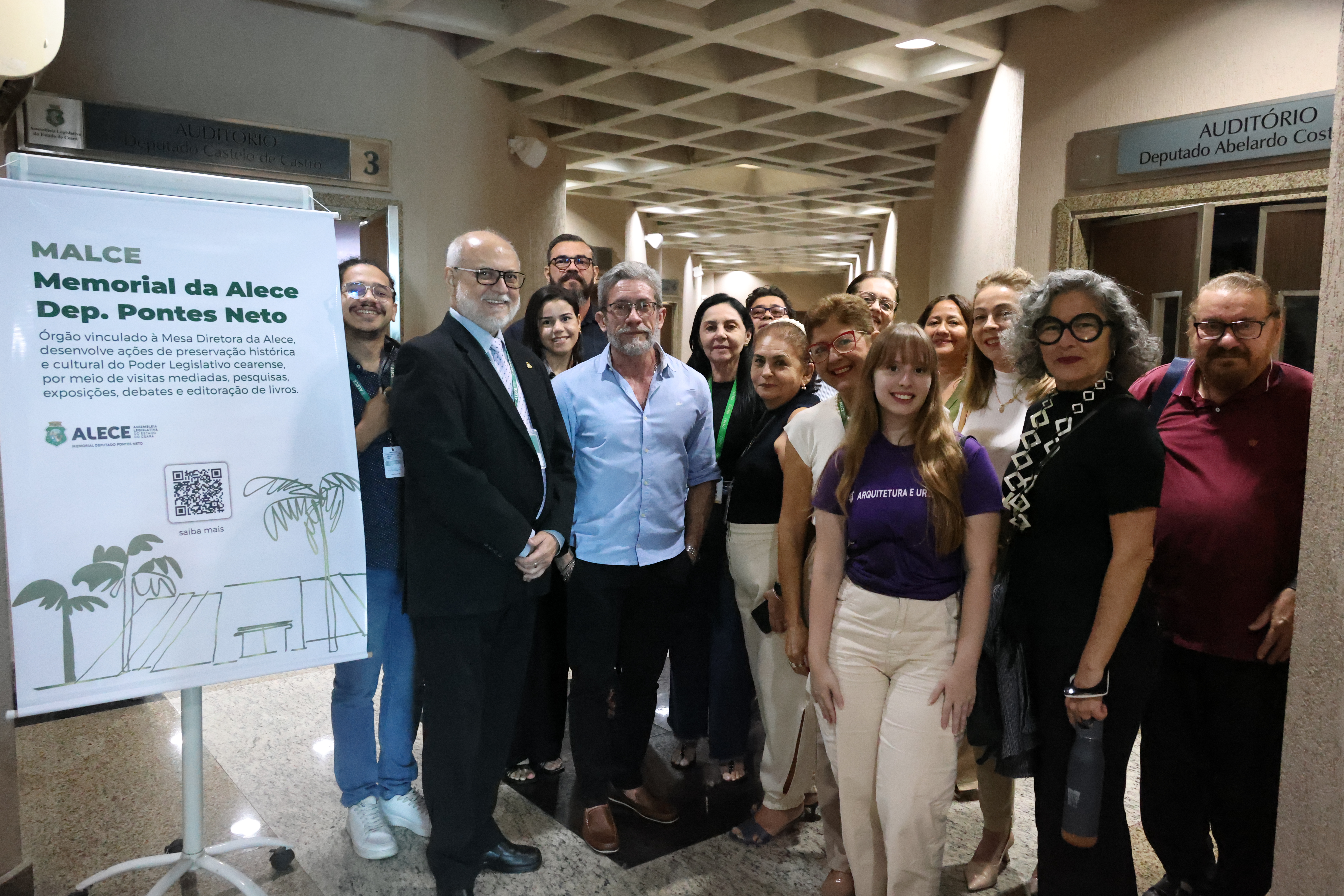 Visita mediada ao prédio da Alece e aula aberta fez parte das comemorações dos 190 anos do parlamento cearense