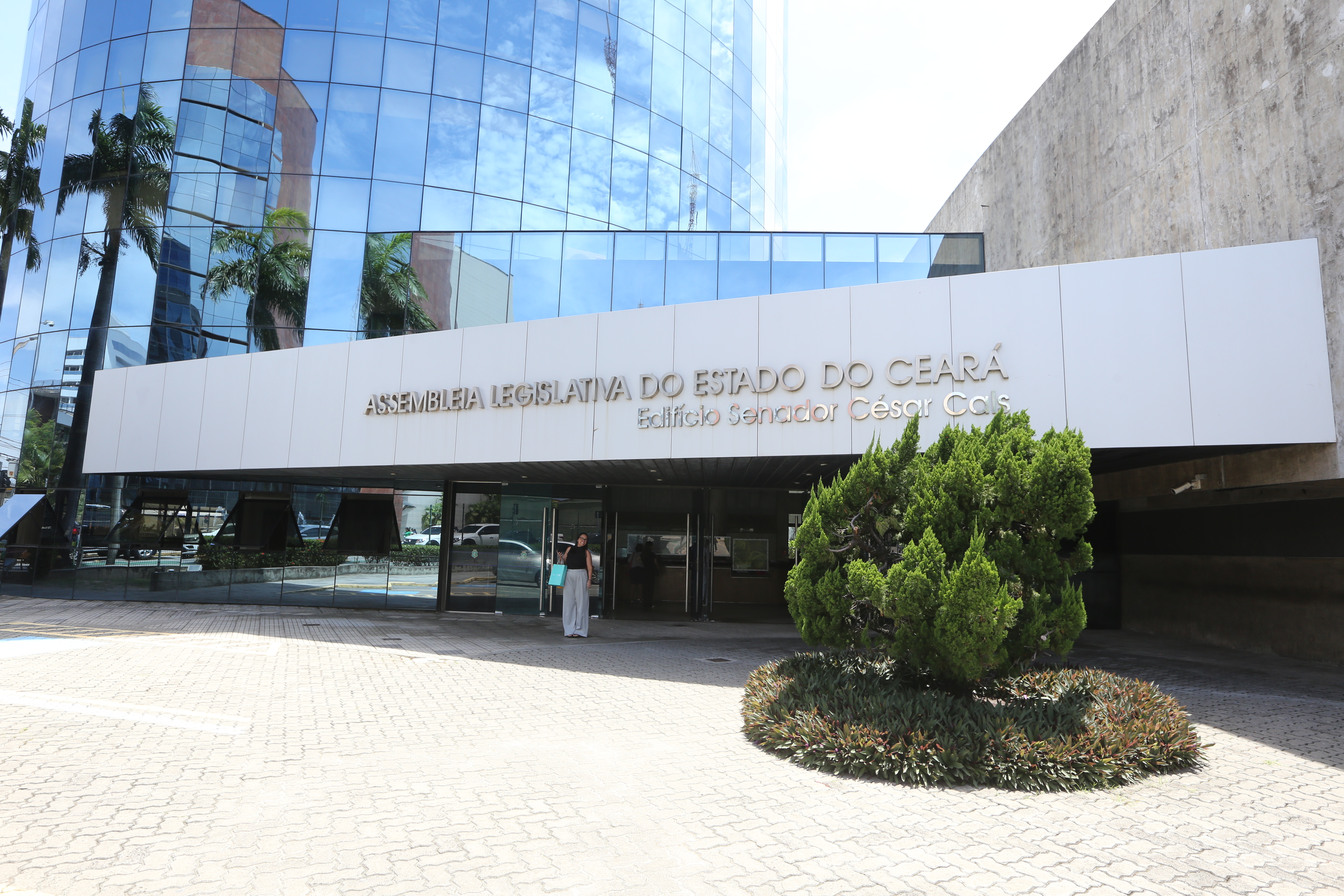 CCJR aprova 12 projetos durante reunião extraordinária