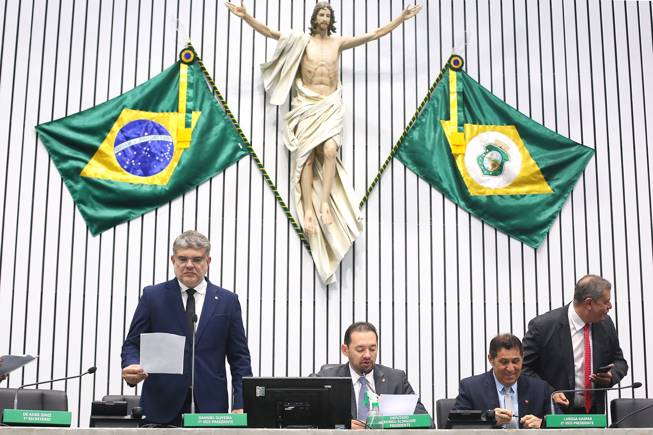 Alece aprova indicação de conselheiro da Arce e outros oito projetos de deputados