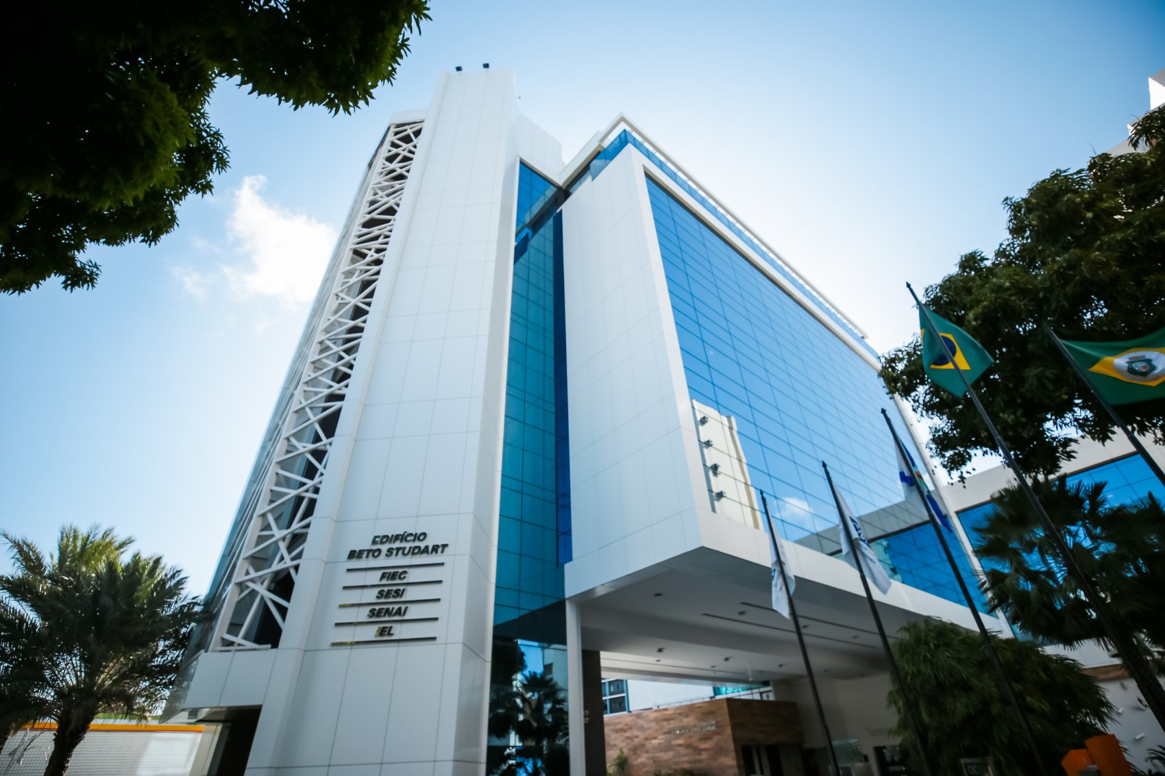 Alece celebra os 75 anos da Fiec em solenidade nesta terça