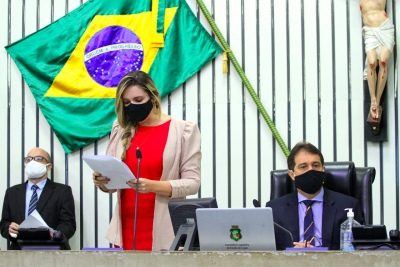 Leitura do expediente na abertura da sessão plenária desta terça-feira