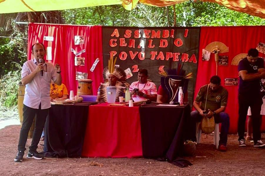 Advogado do EFTA, Péricles Moreira ,em reunião com integrantes da Acita