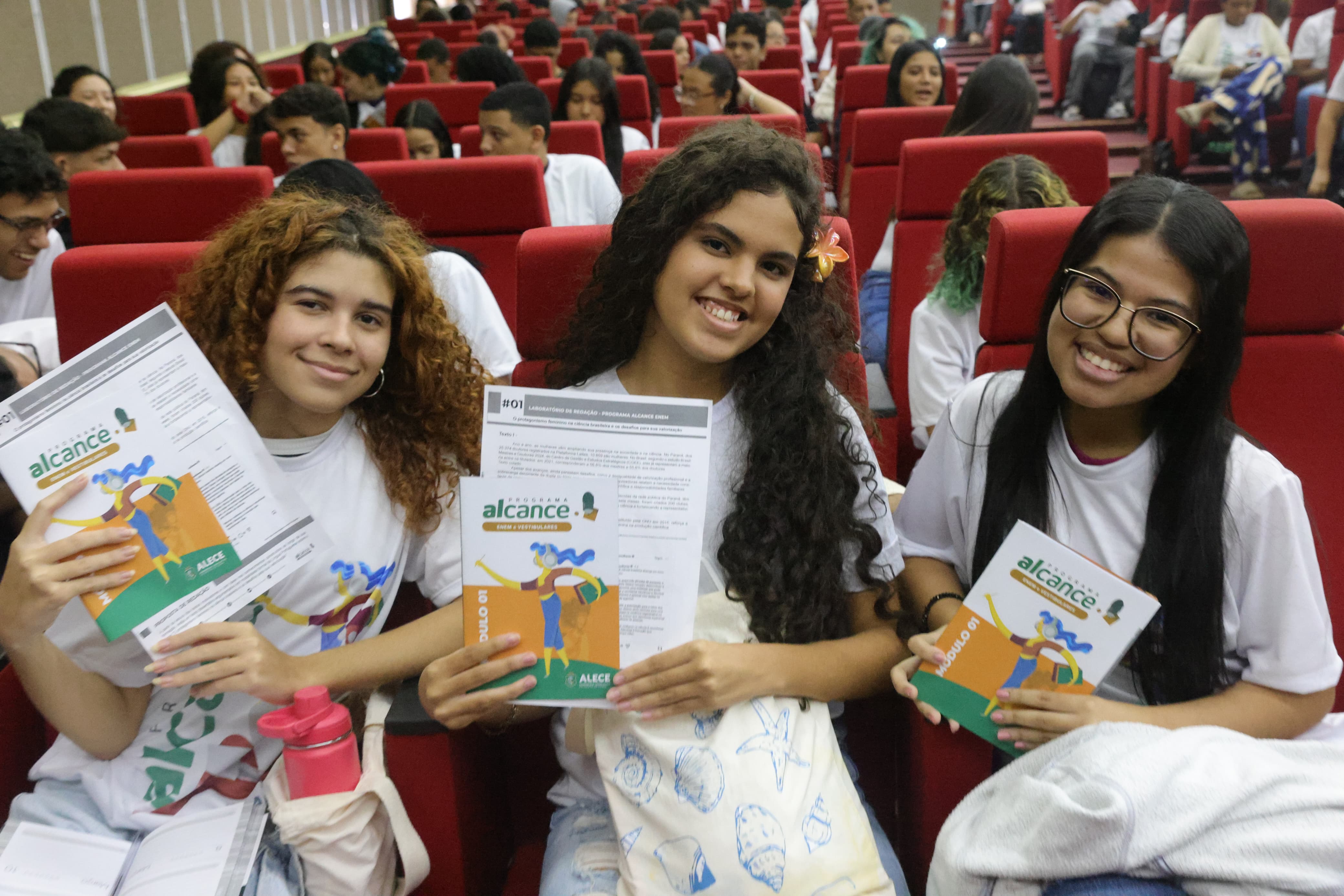 O pontapé da preparação para o Enem e outros vestibulares foi dado neste sábado