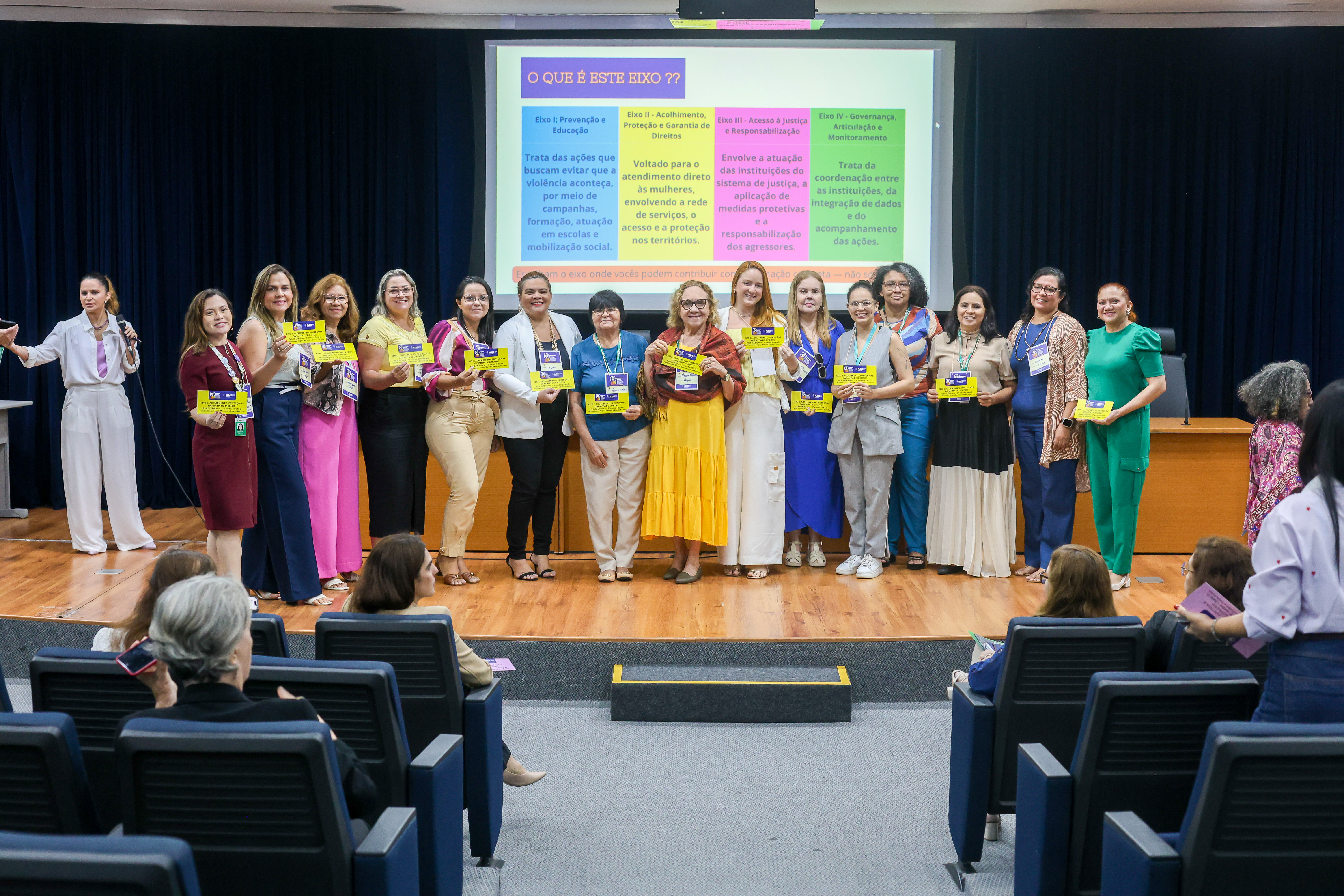 As discussões reúnem diferentes instituições com atuação direta no enfrentamento à violência contra a mulher