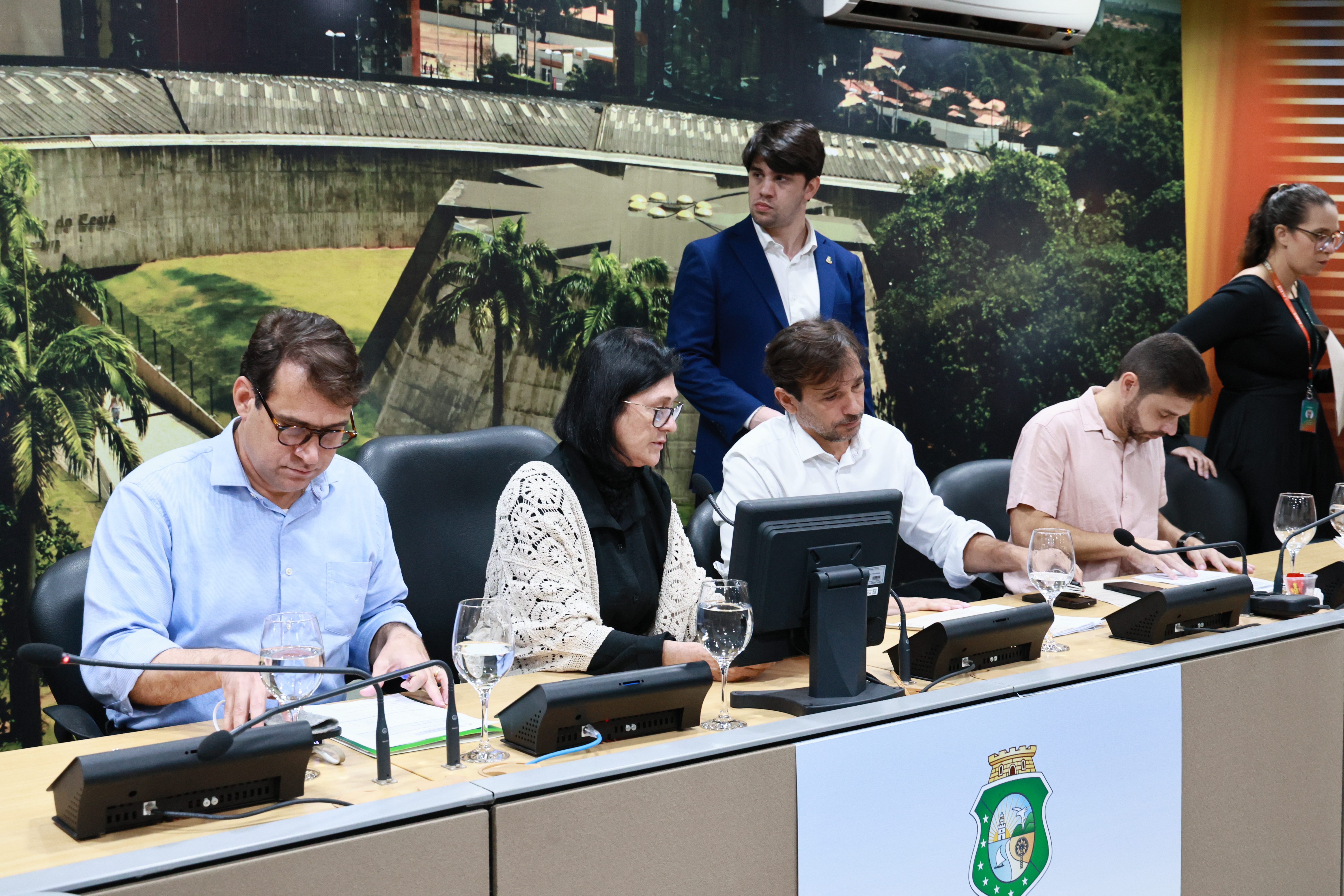 Reunião de comissões técnicas na tarde desta terça-feira (14/04)